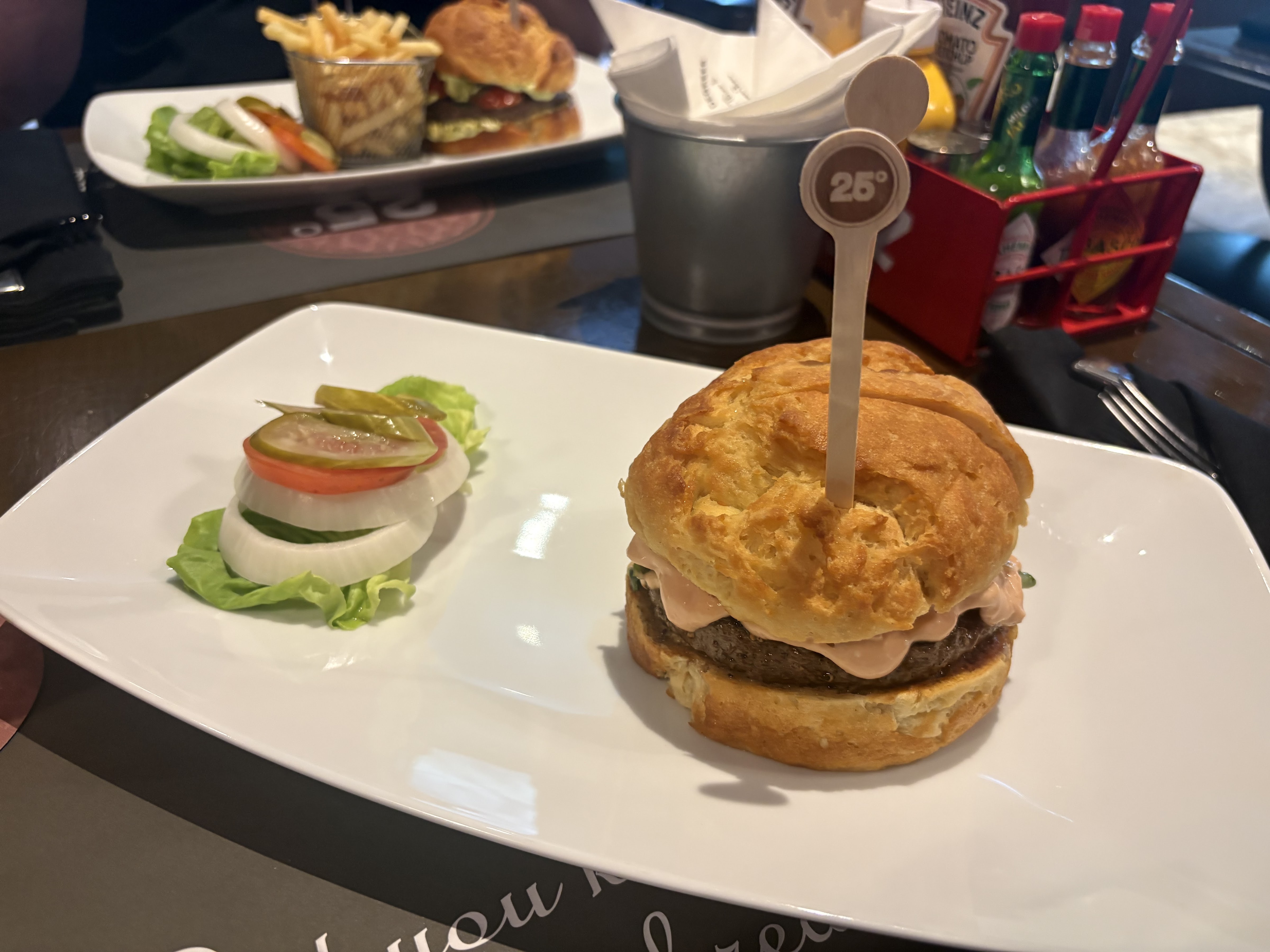 25 Degrees Burger Bar