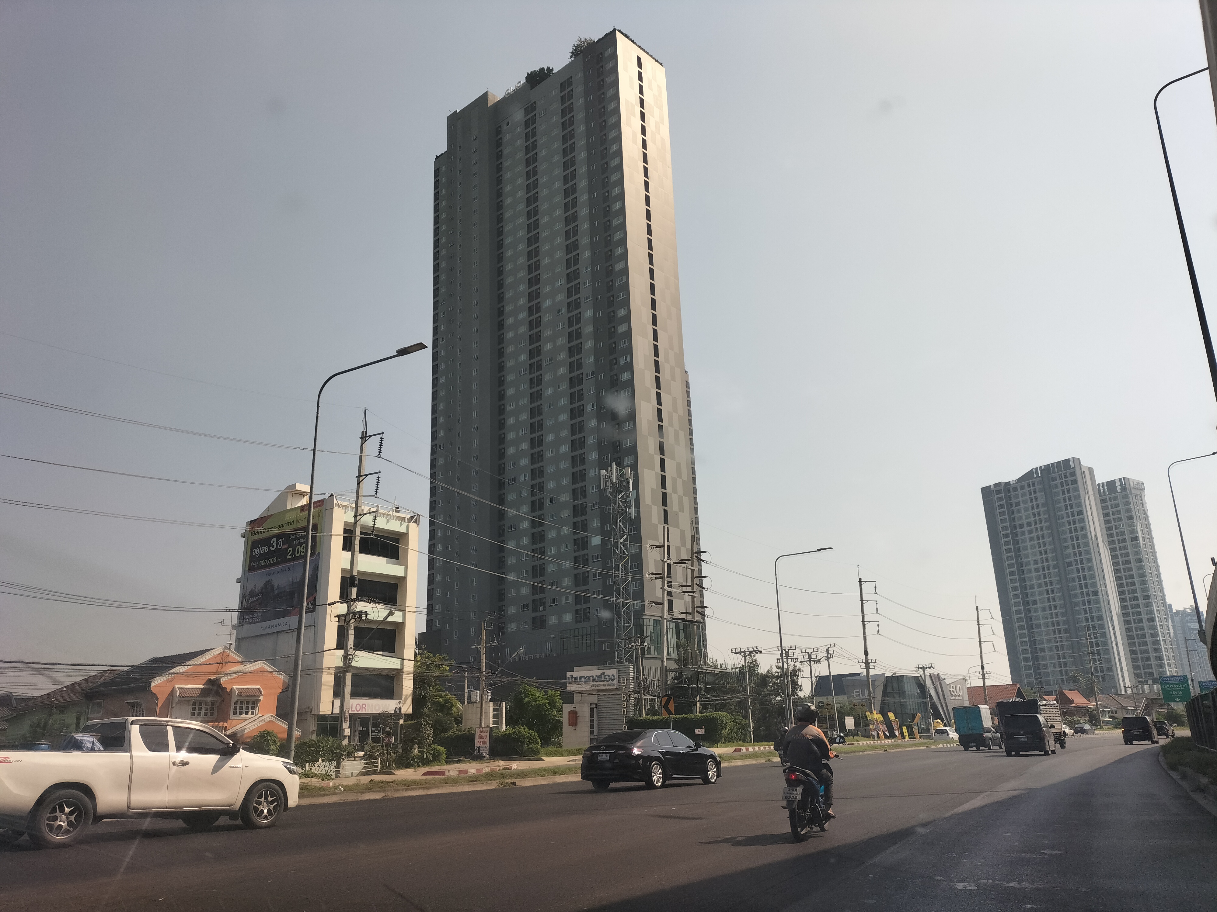 Ban Klang Mueang S-Sense Sathorn-Taksin 2