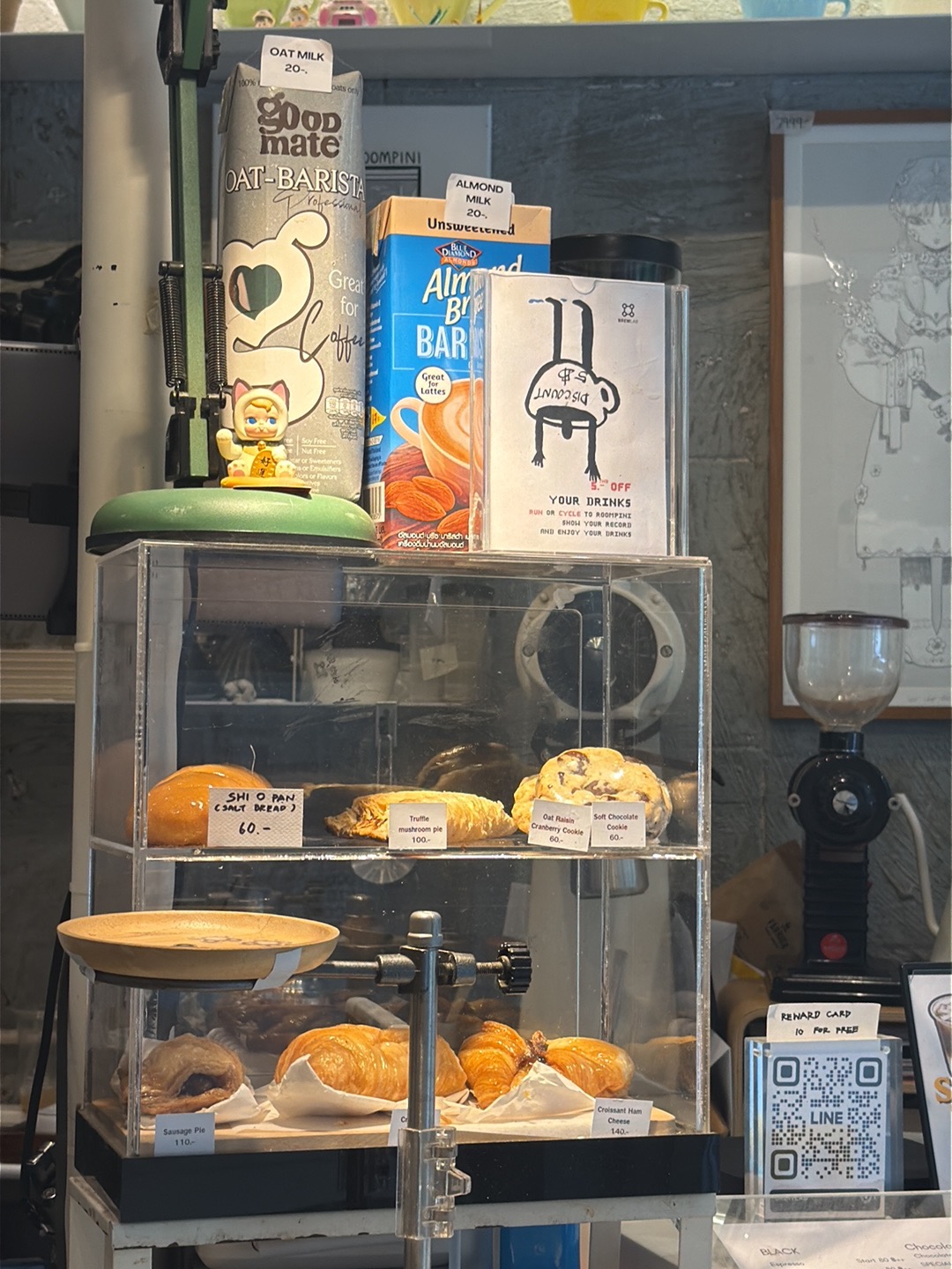 BrewLab Cafe Roompini