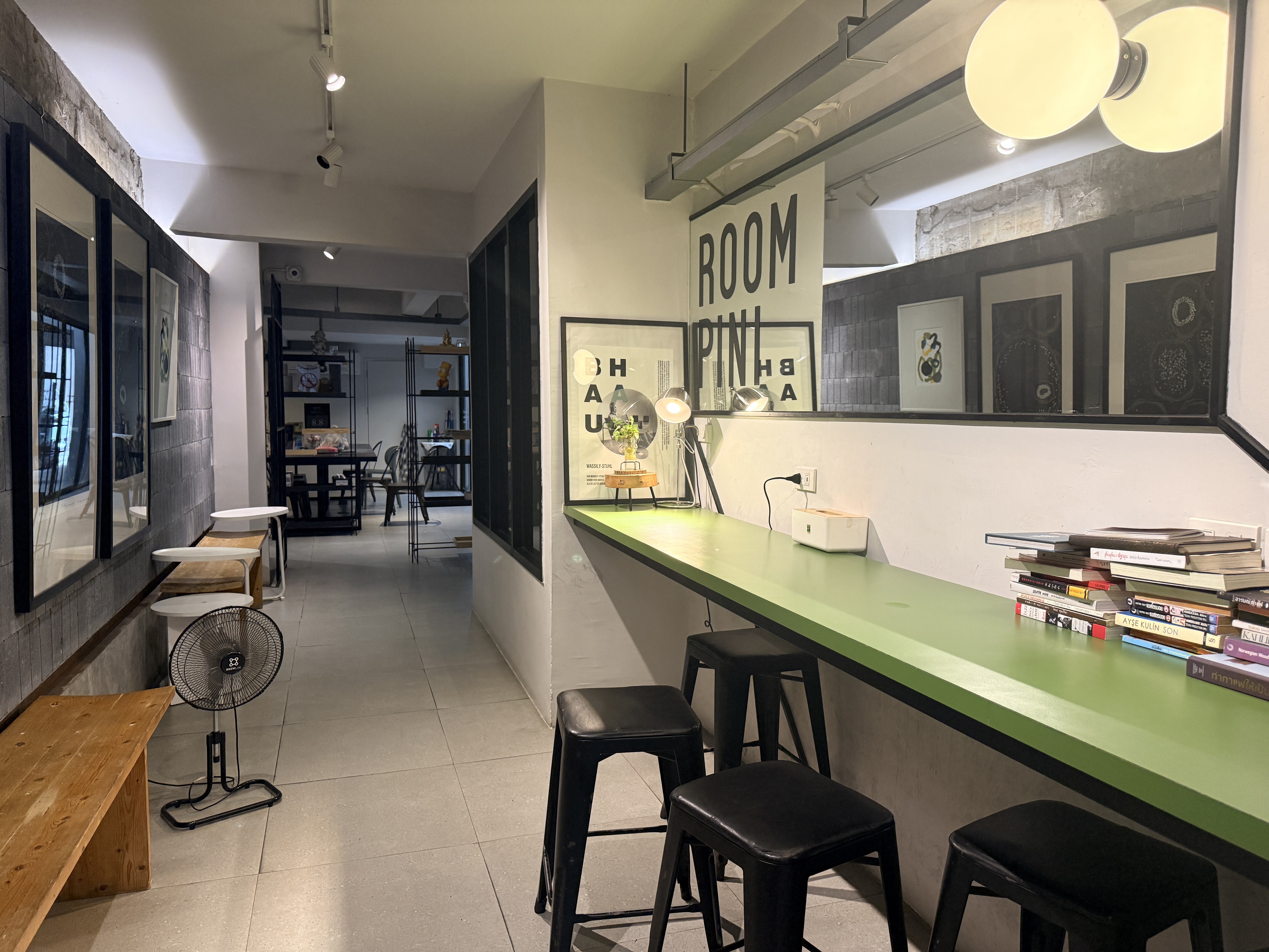BrewLab Cafe Roompini