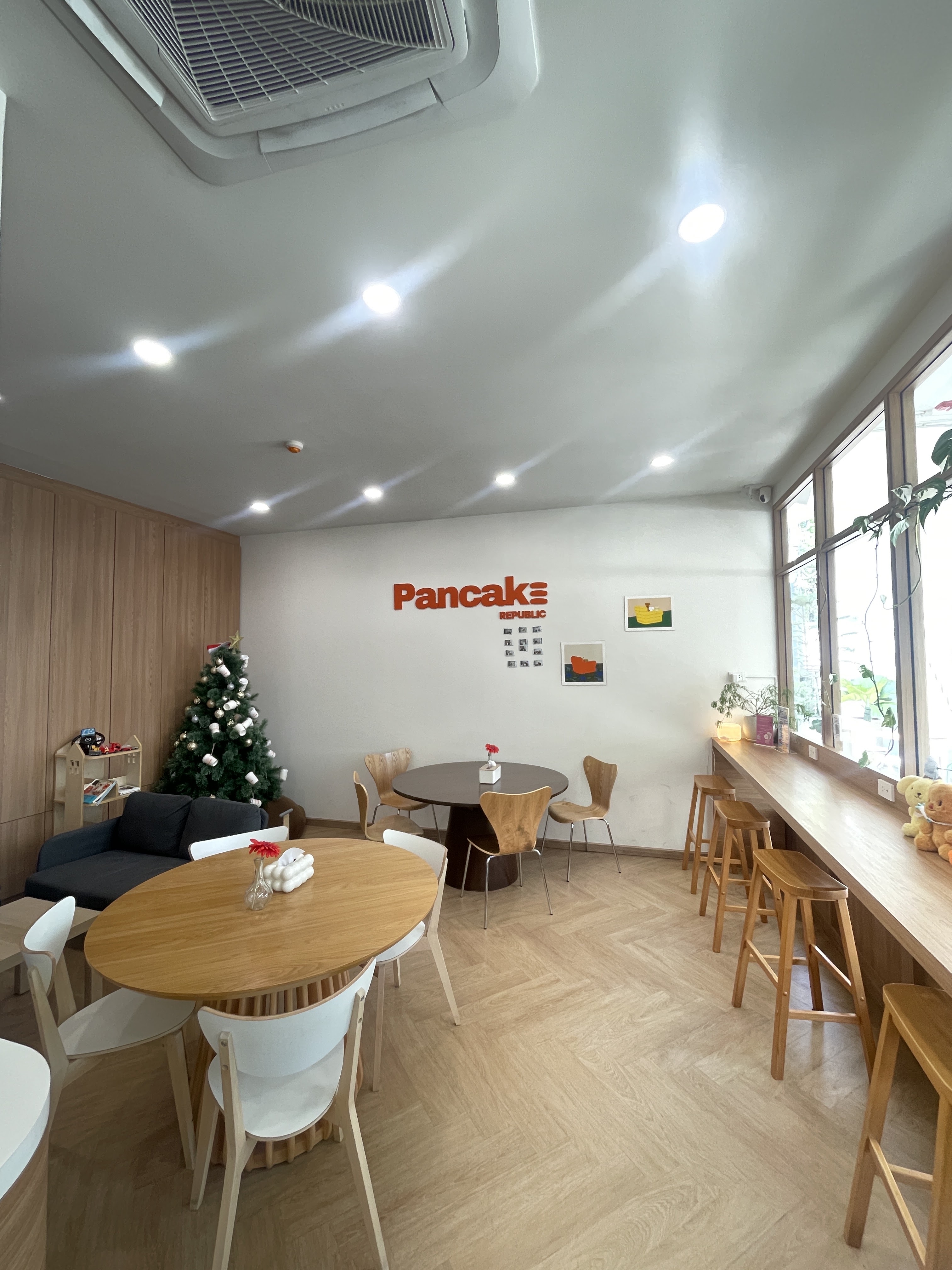 Coffee & Pancake Republic Cafe / bistro all day brunch