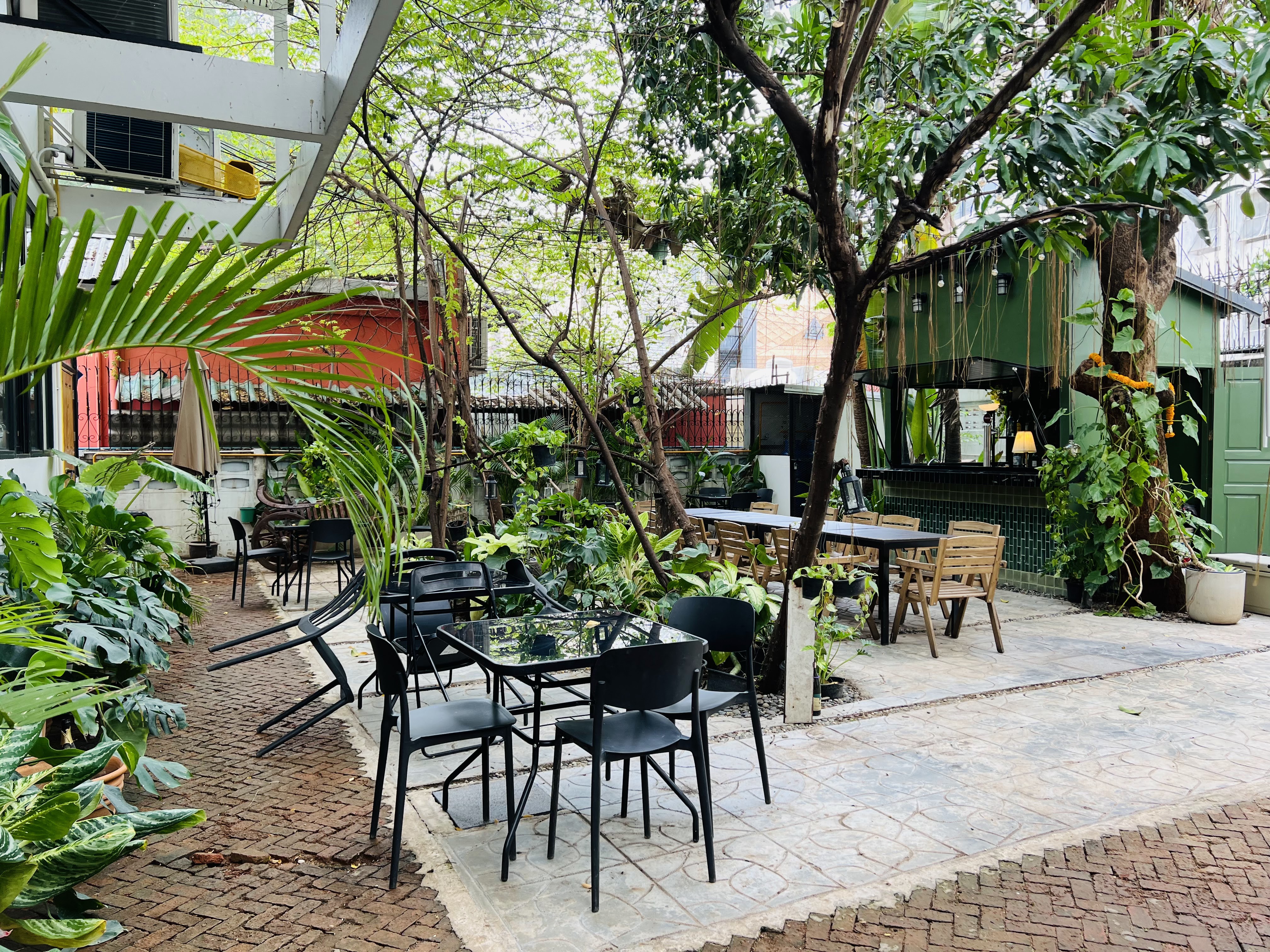 Earth House | Restaurant | Wine Bar