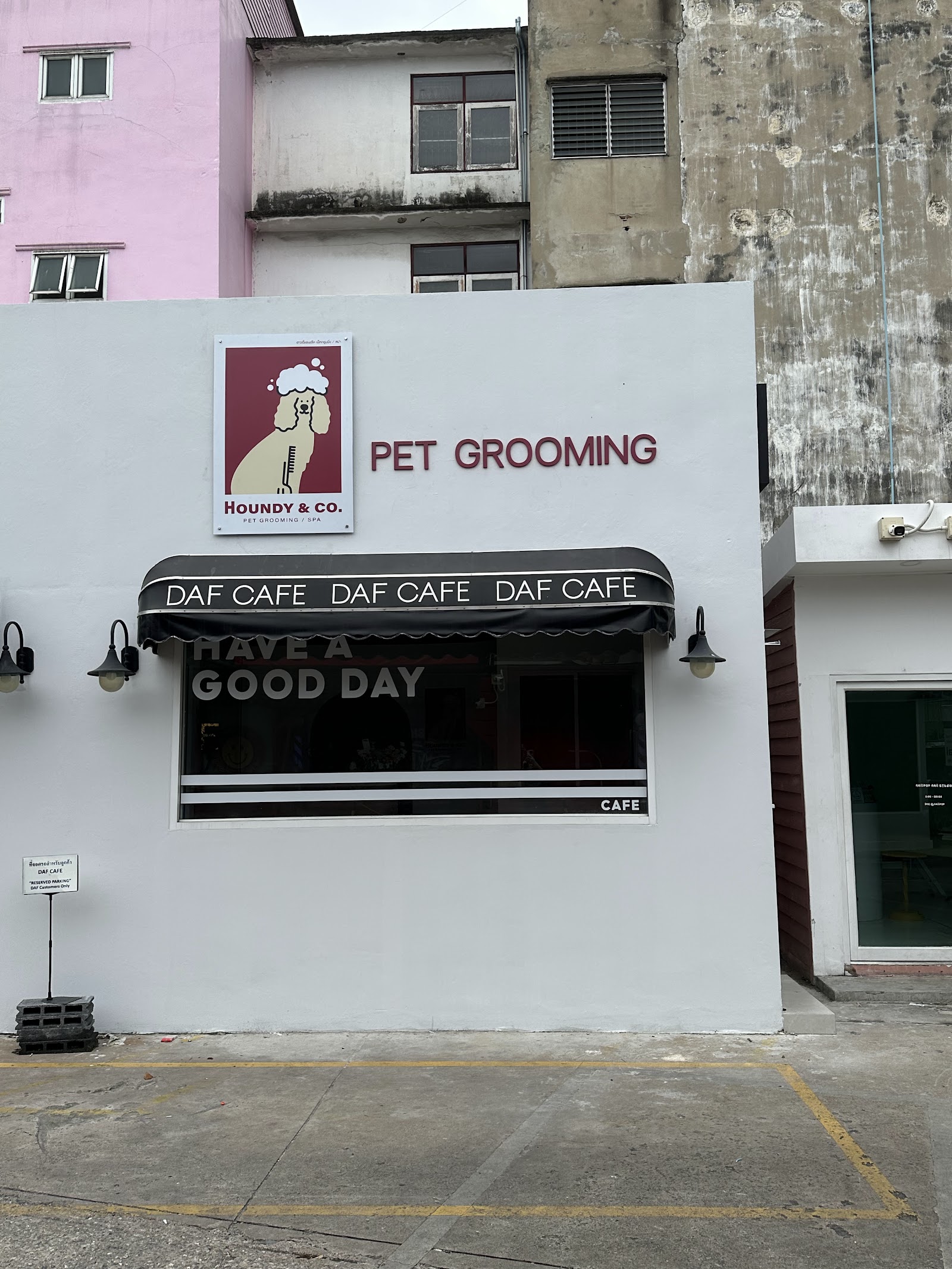 Houndy and Co. (Pet Grooming)