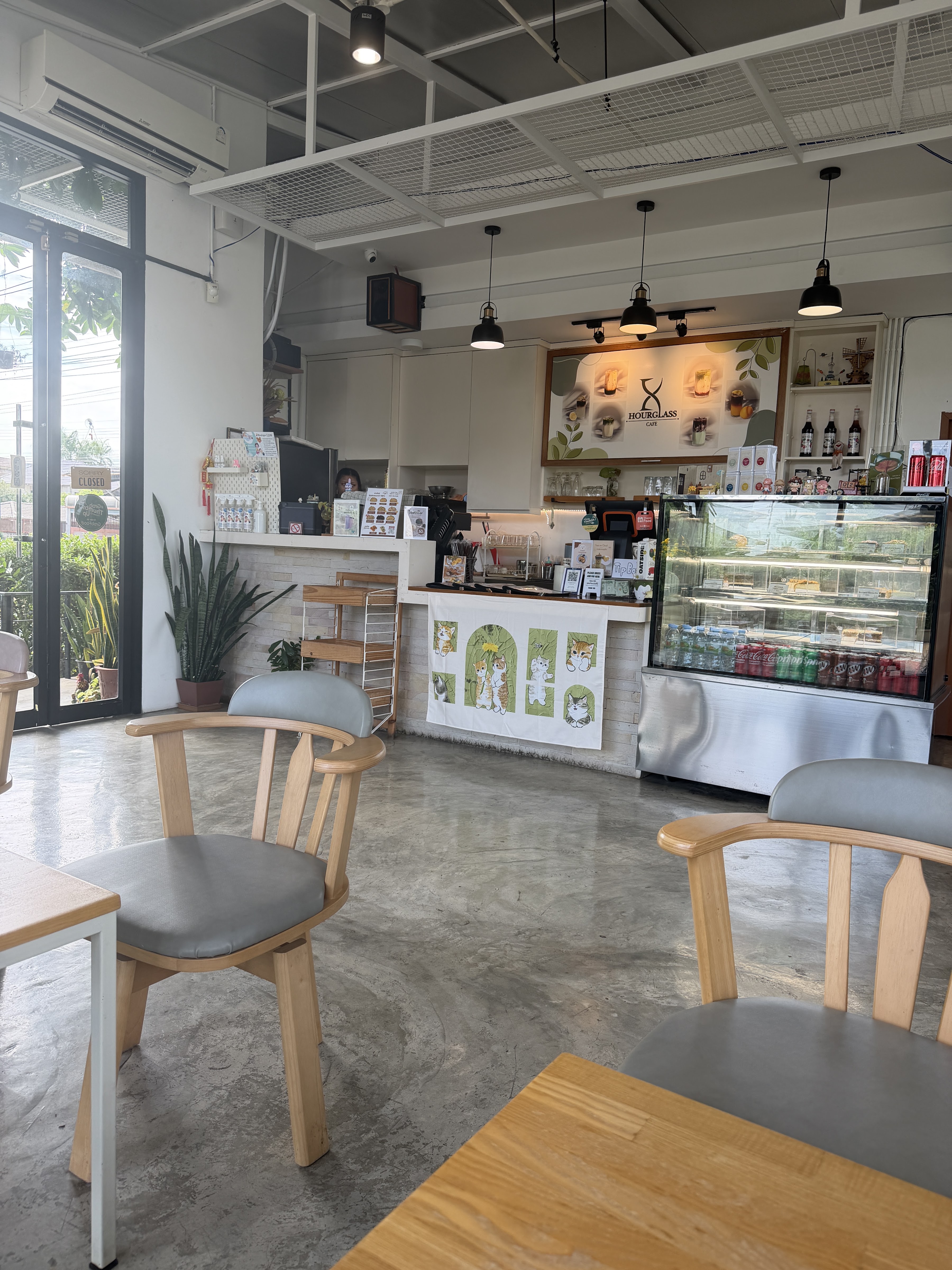 Hourglass cafe