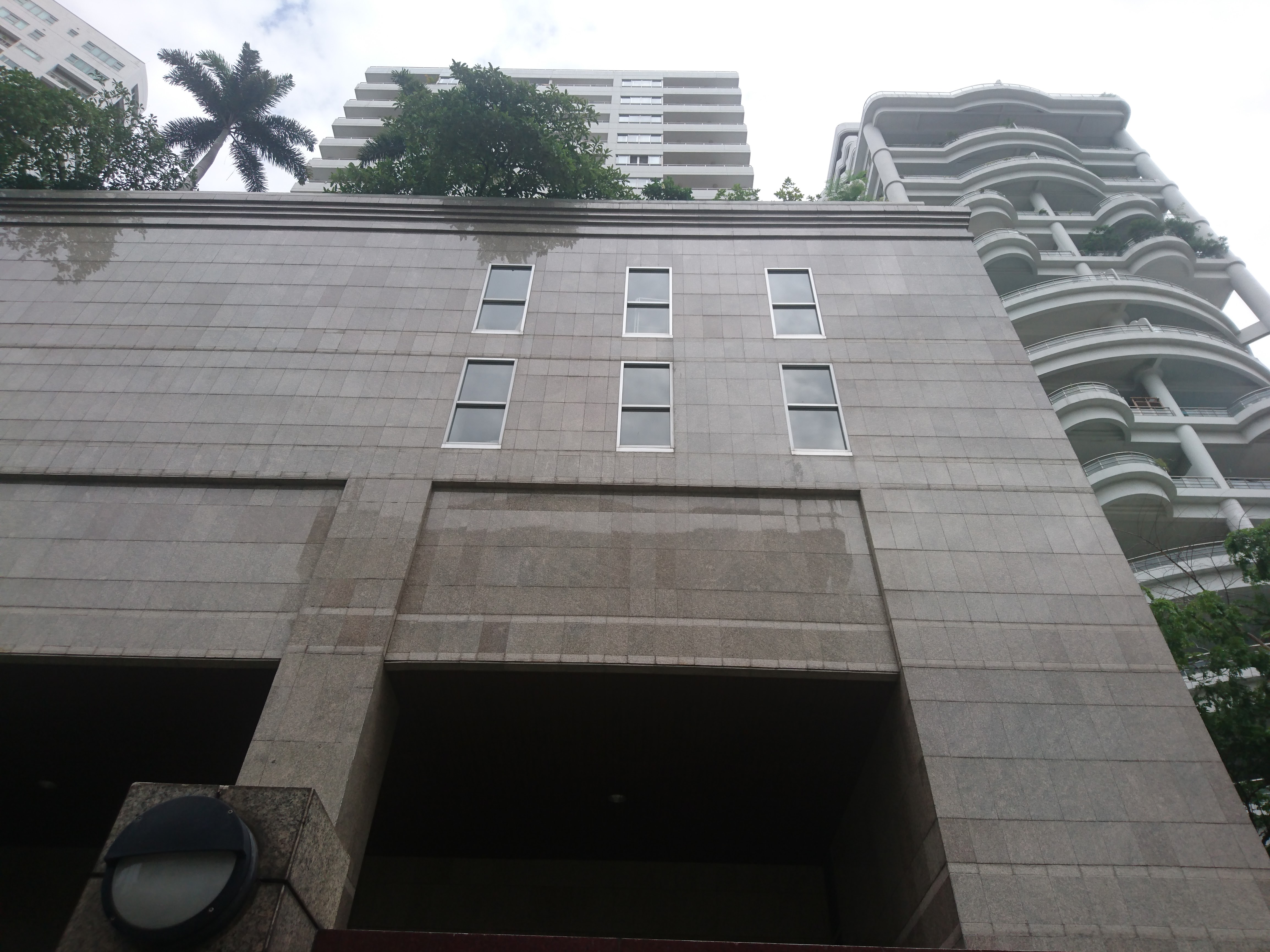 Krungthep Thani Tower