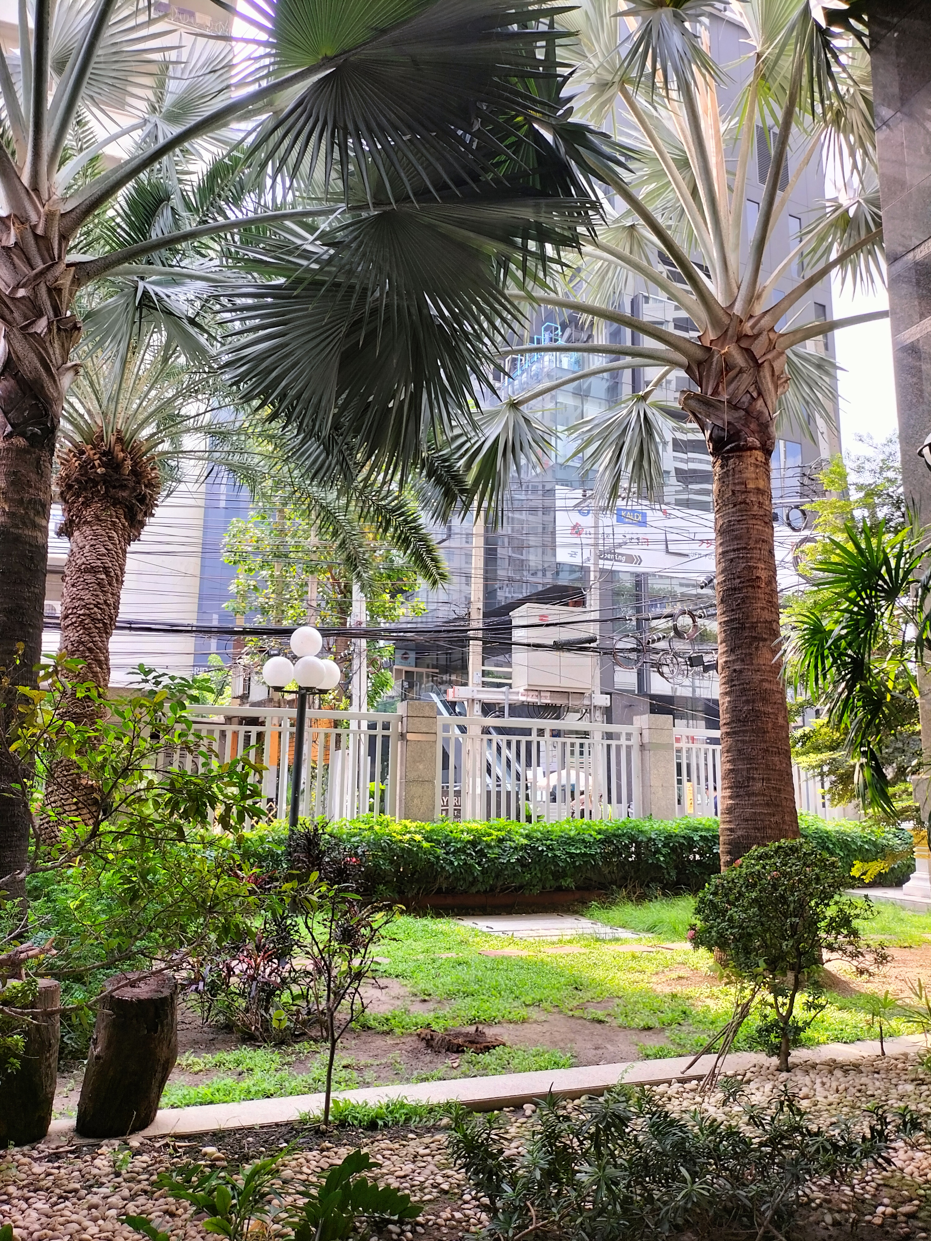 Krungthep Thani Tower