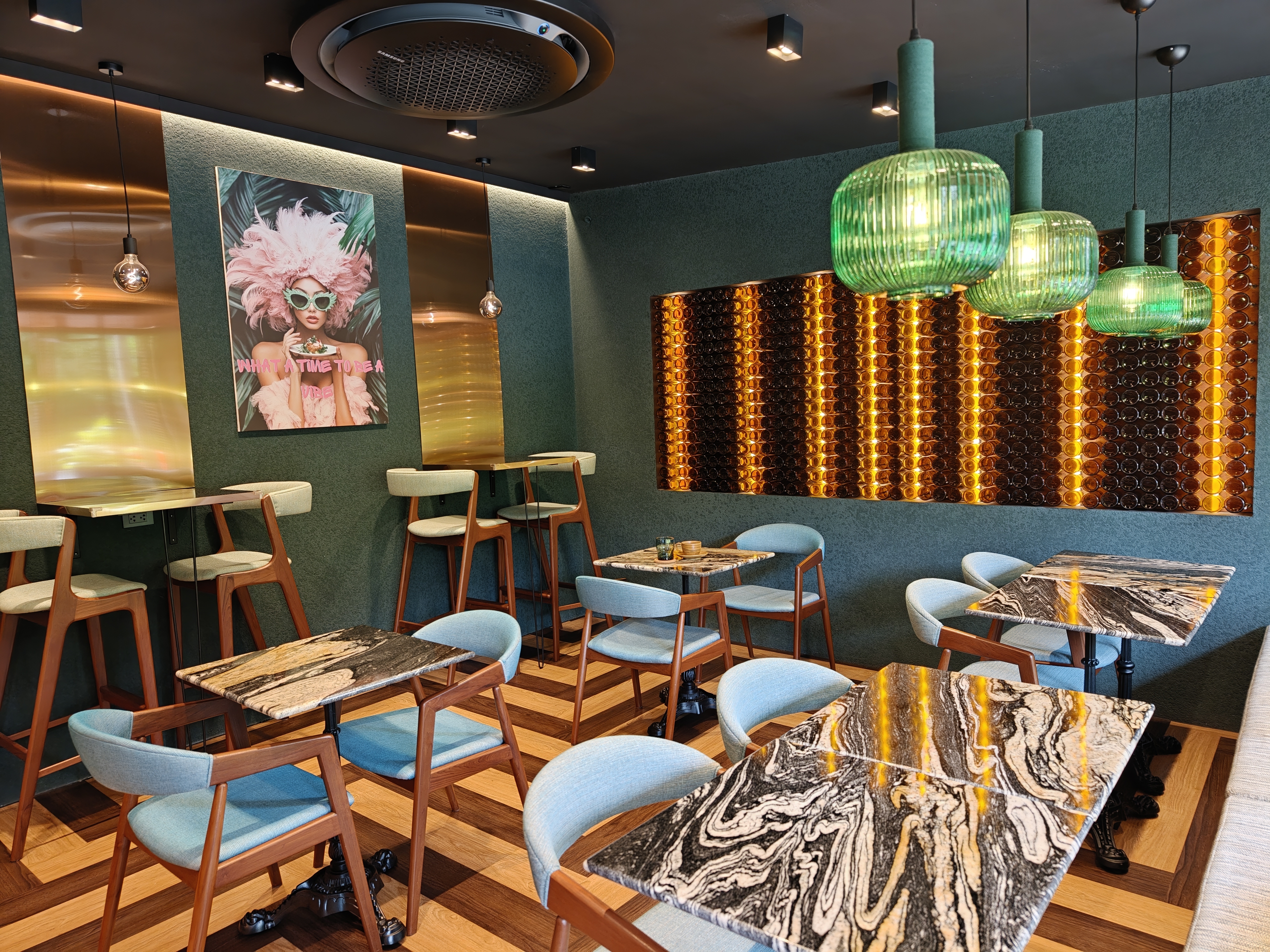 Lase Lase Cafe: Point Ari