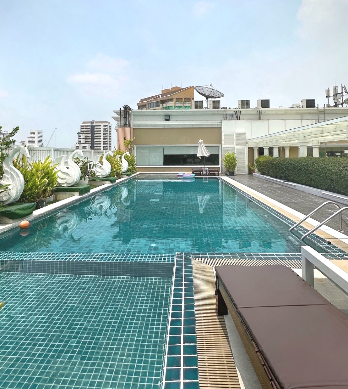 LE NICE CONDO