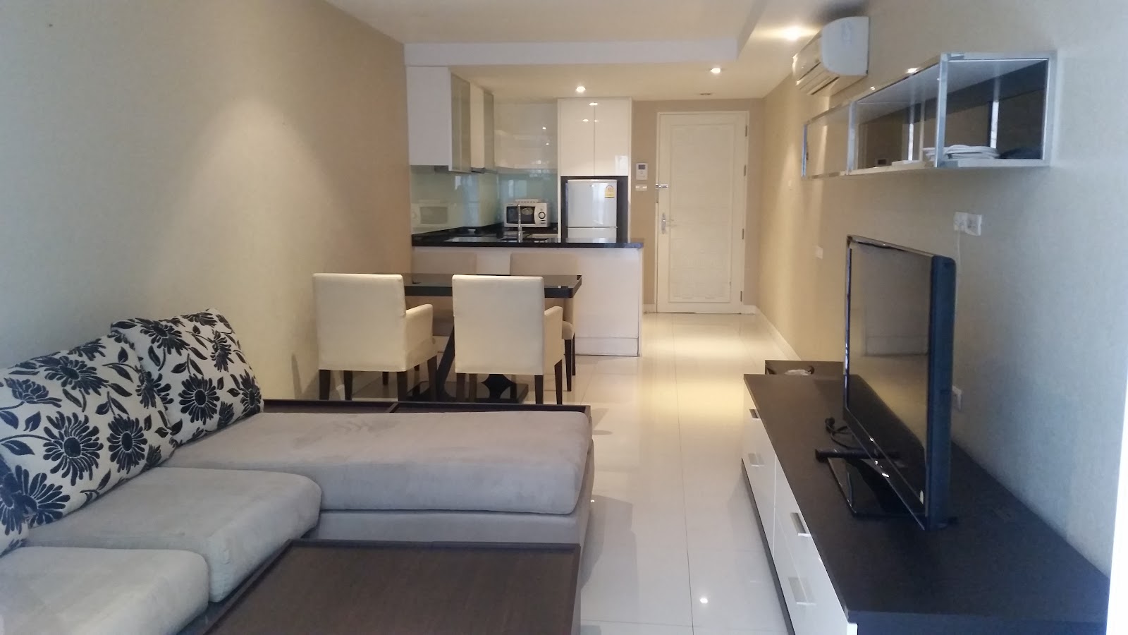 LE NICE CONDO