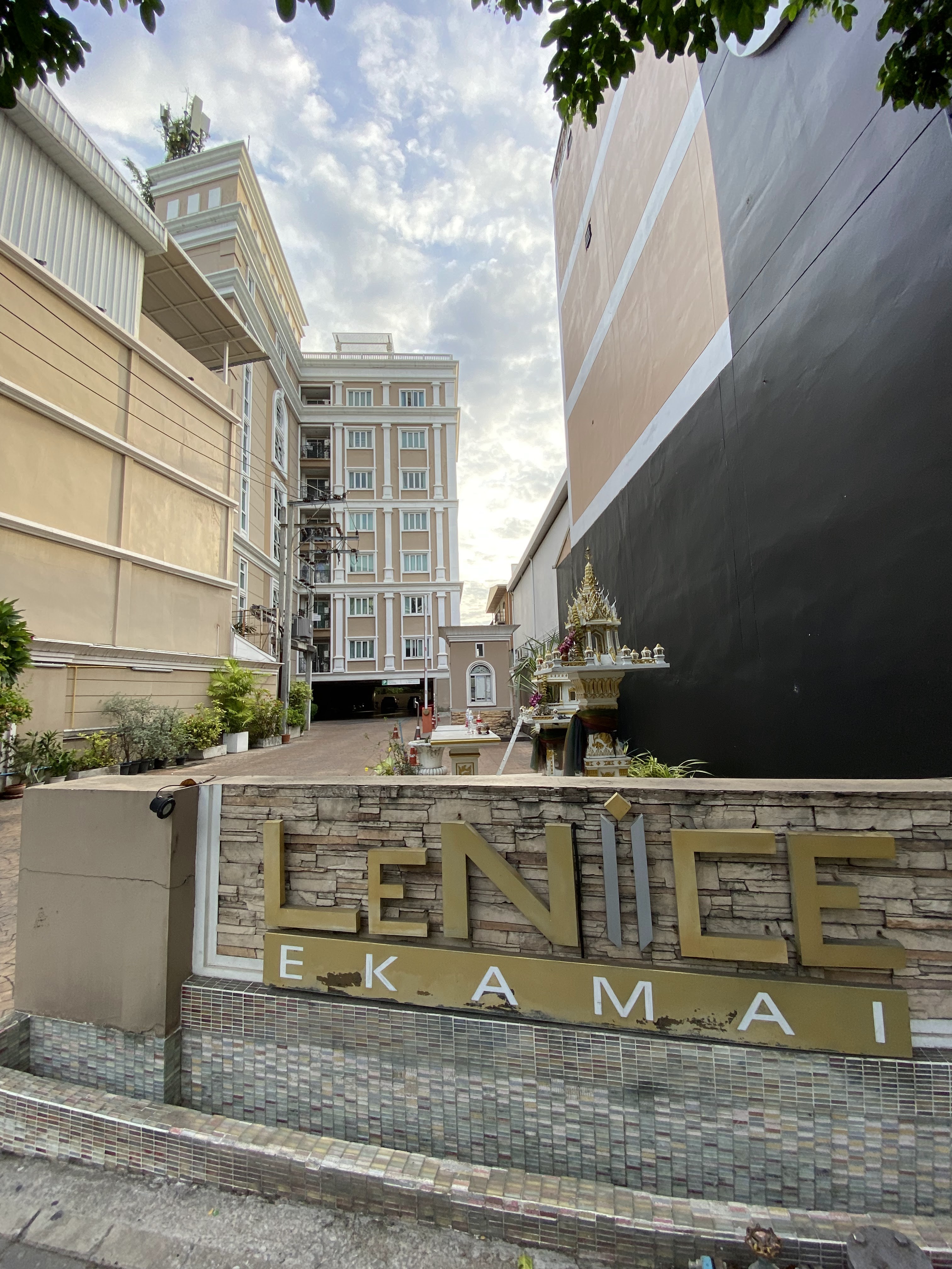 LE NICE CONDO
