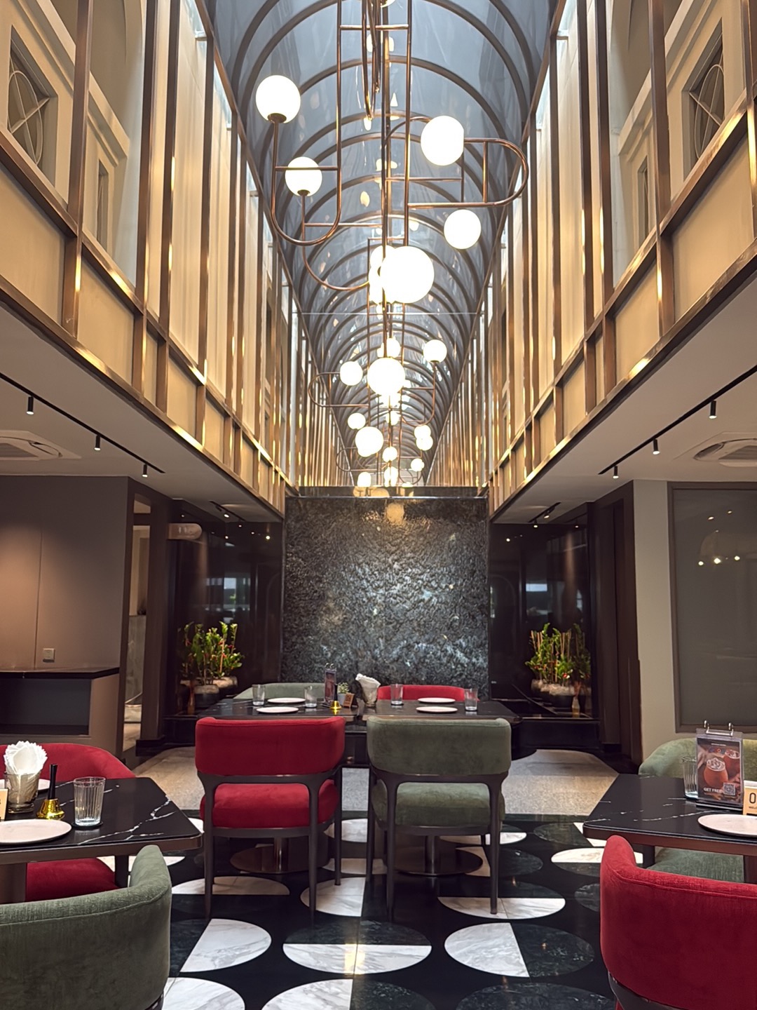 Mitt Restaurant & Space (Pathumwan Branch)