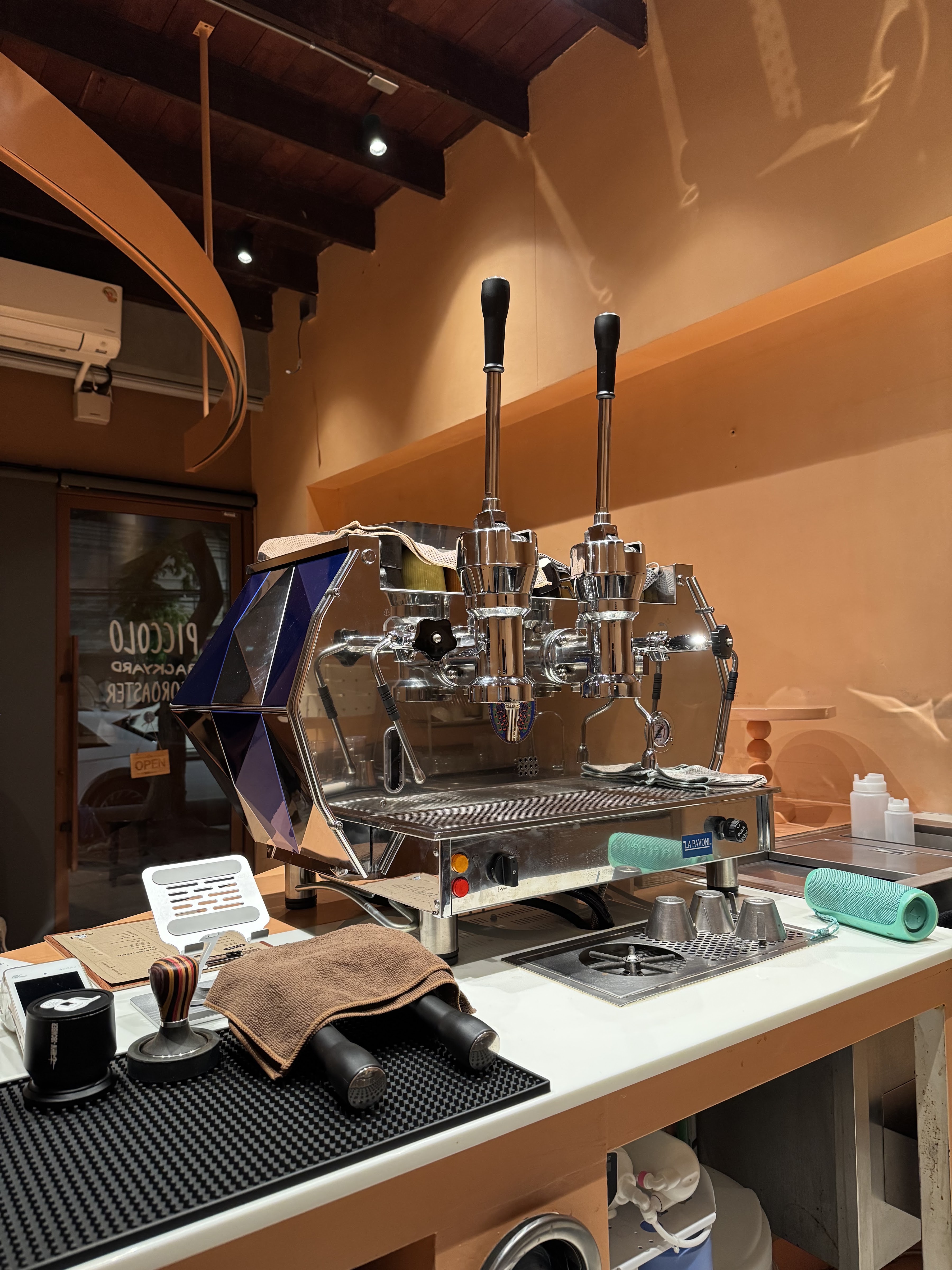 Piccolo Backyard Picoroaster - Phra Nakhon Spin Off Cafe Vintage Coffee Idea