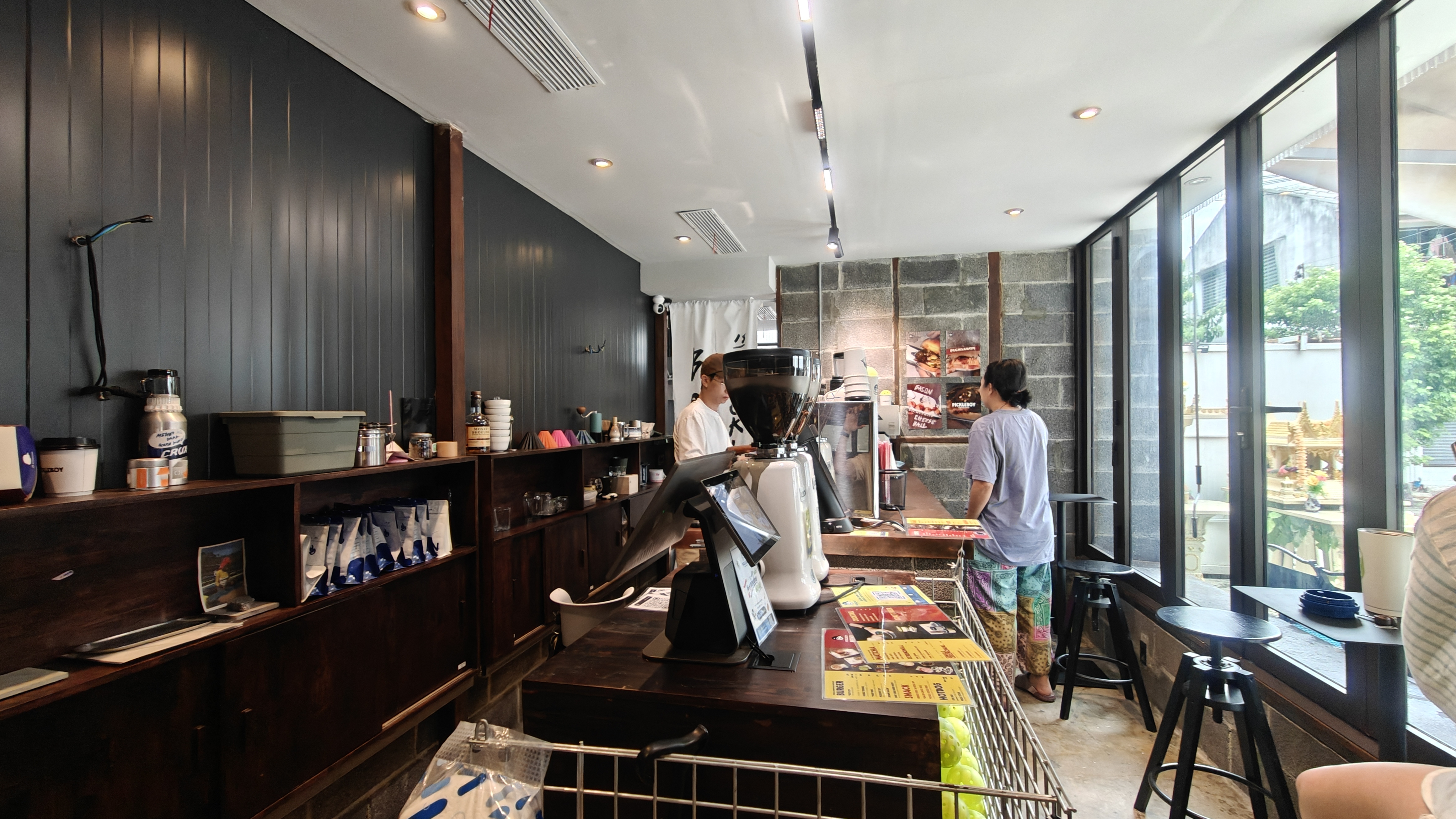 PICKLEBOY Cafe&Space