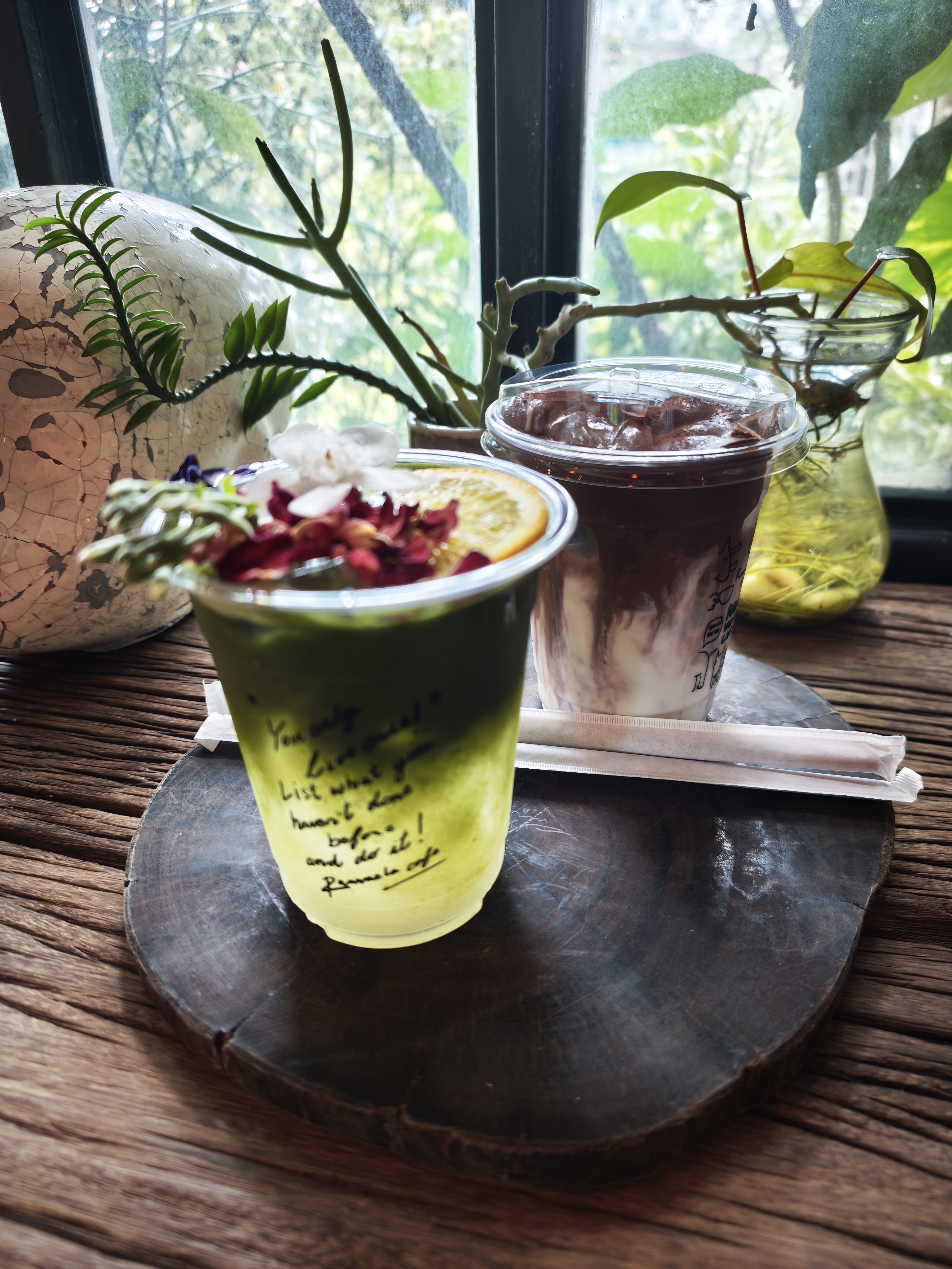 Rawvaela Cafe