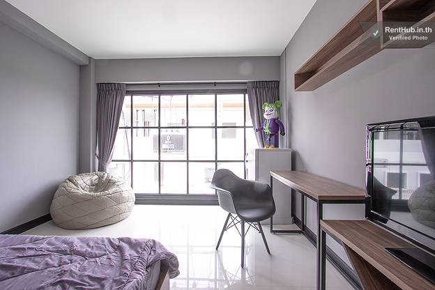 Urban Space Apartment