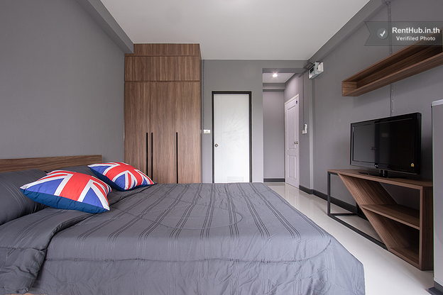 Urban Space Apartment