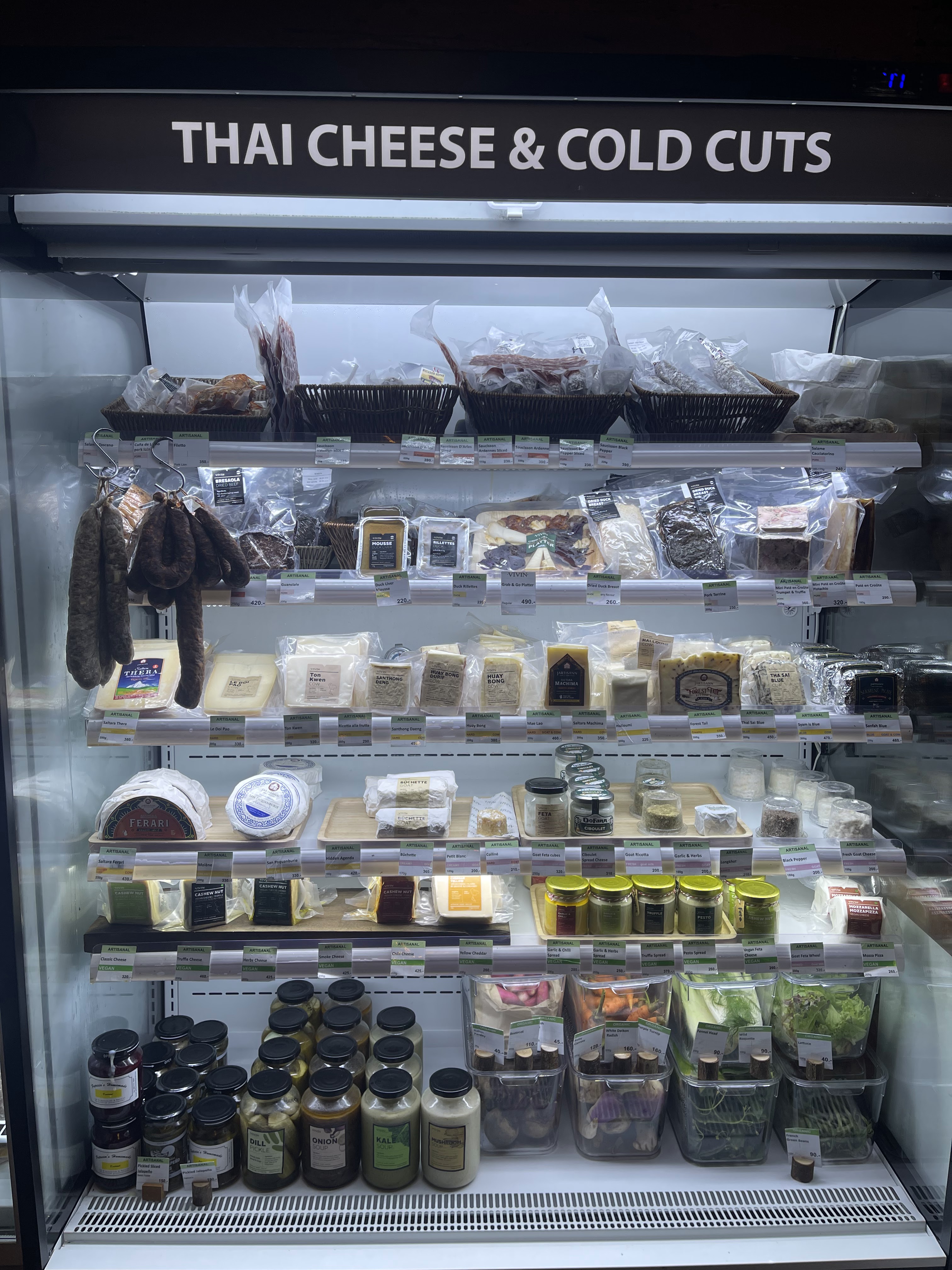 VIVIN Suk 22 - café grocery bistro - Local Organic Natural Artisan