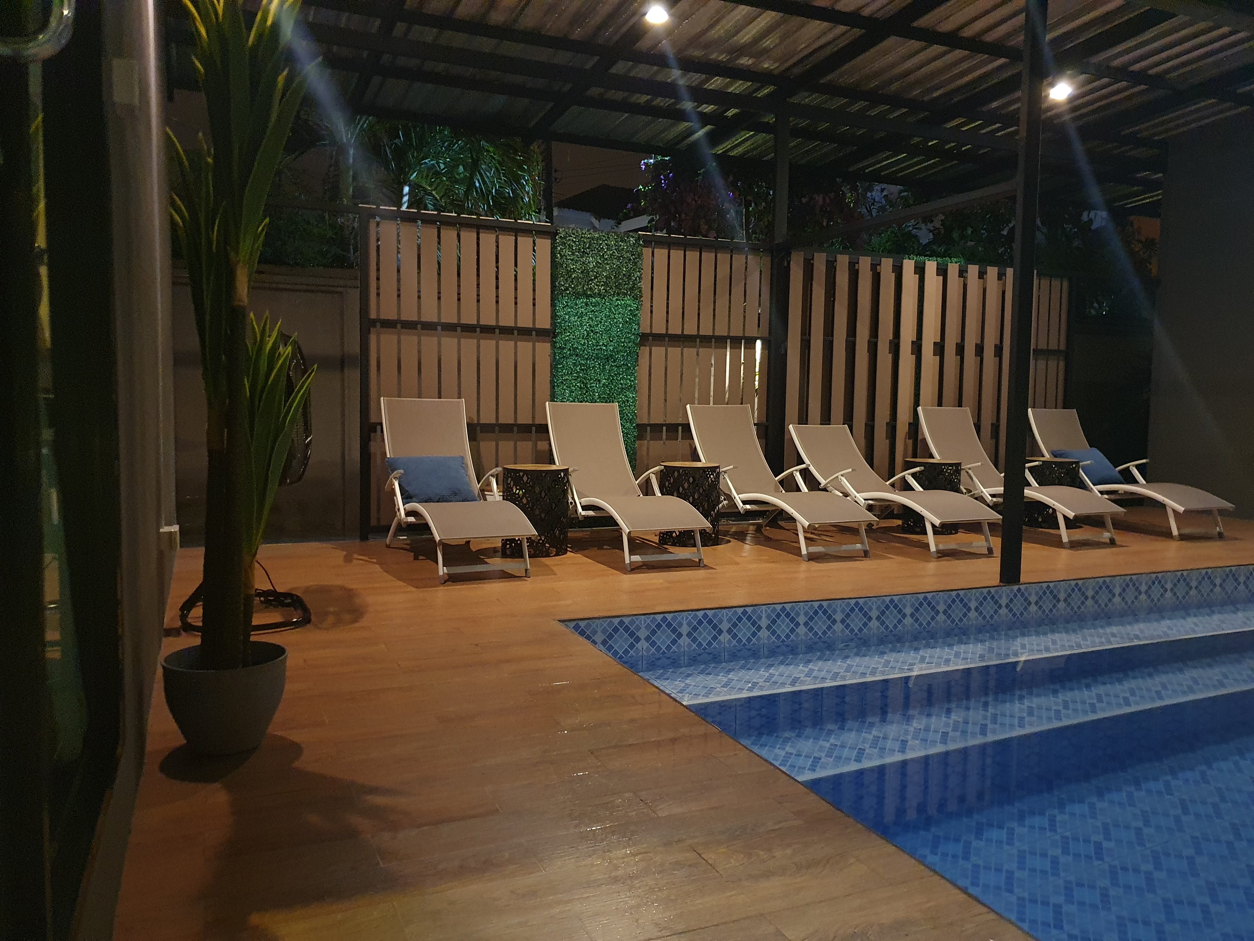 Atside Pool Villa (13 Rooms)