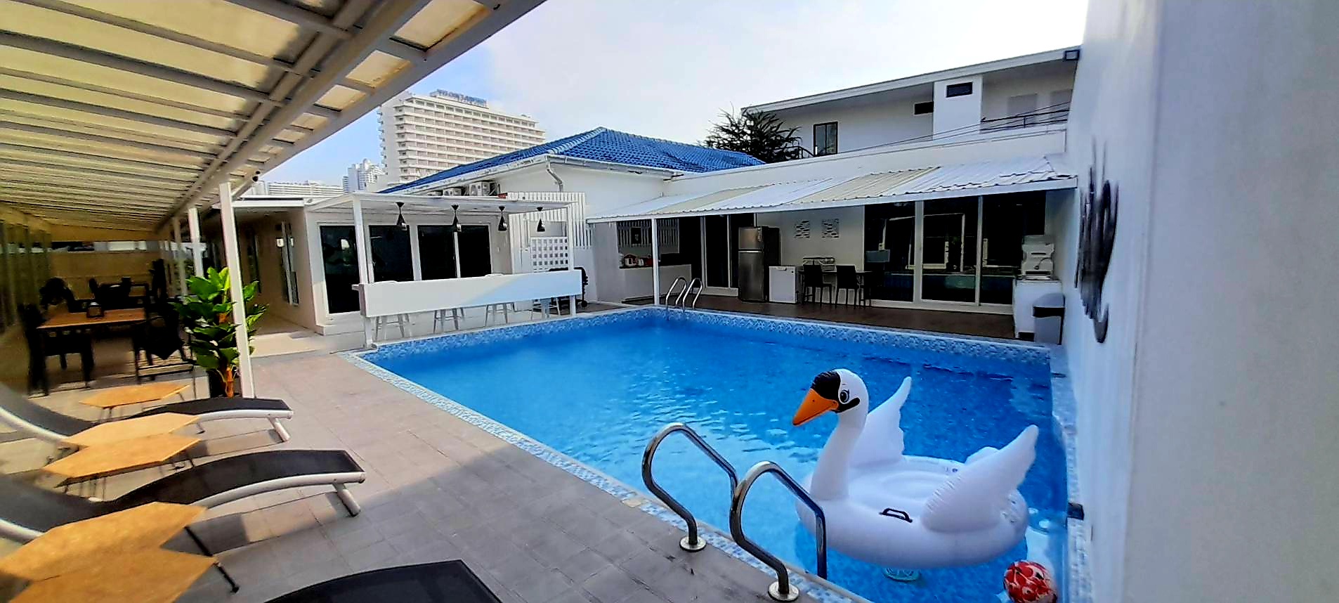 Atside Pool Villa (9 Rooms)
