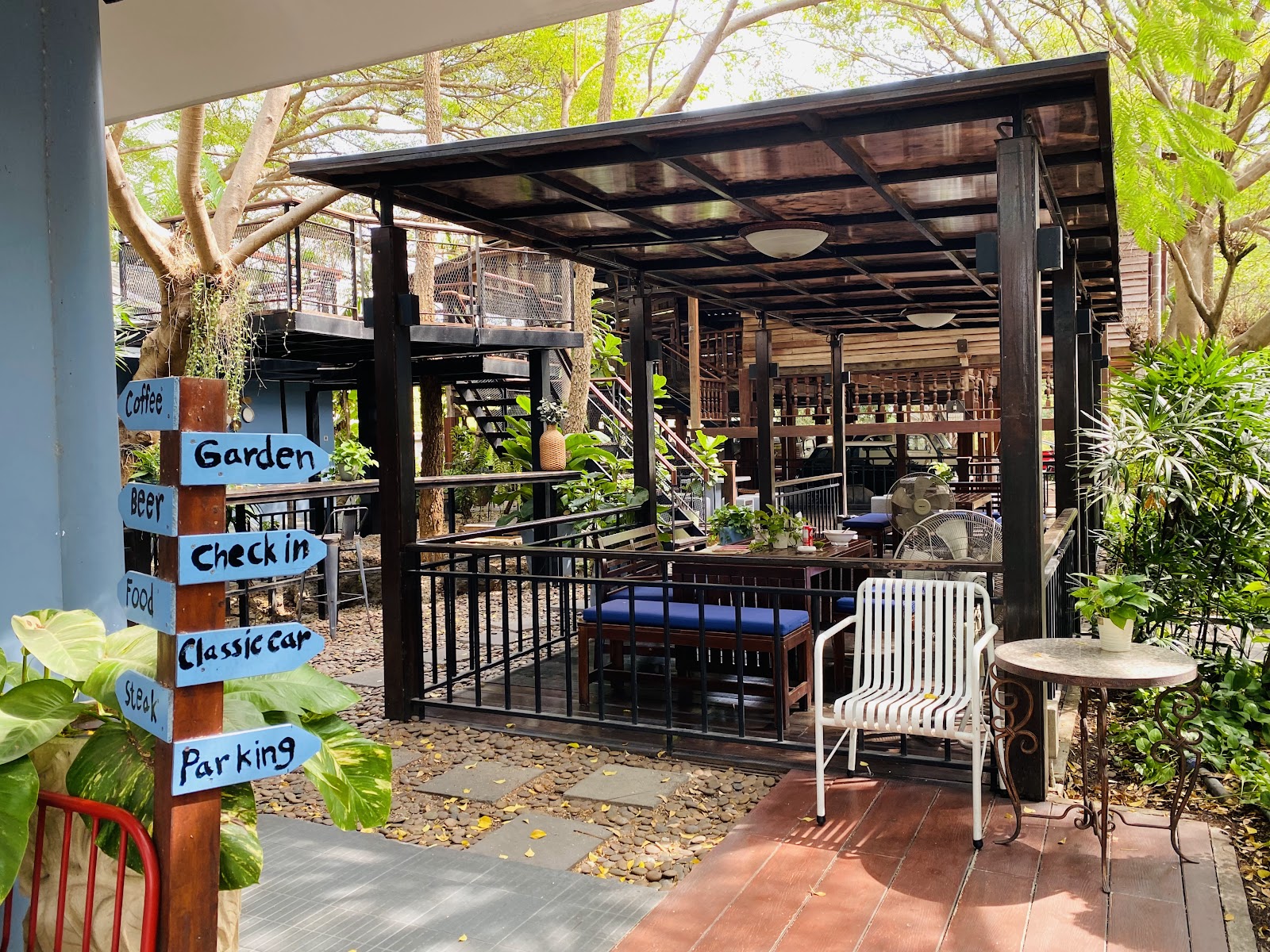 Gecko Garden cafe