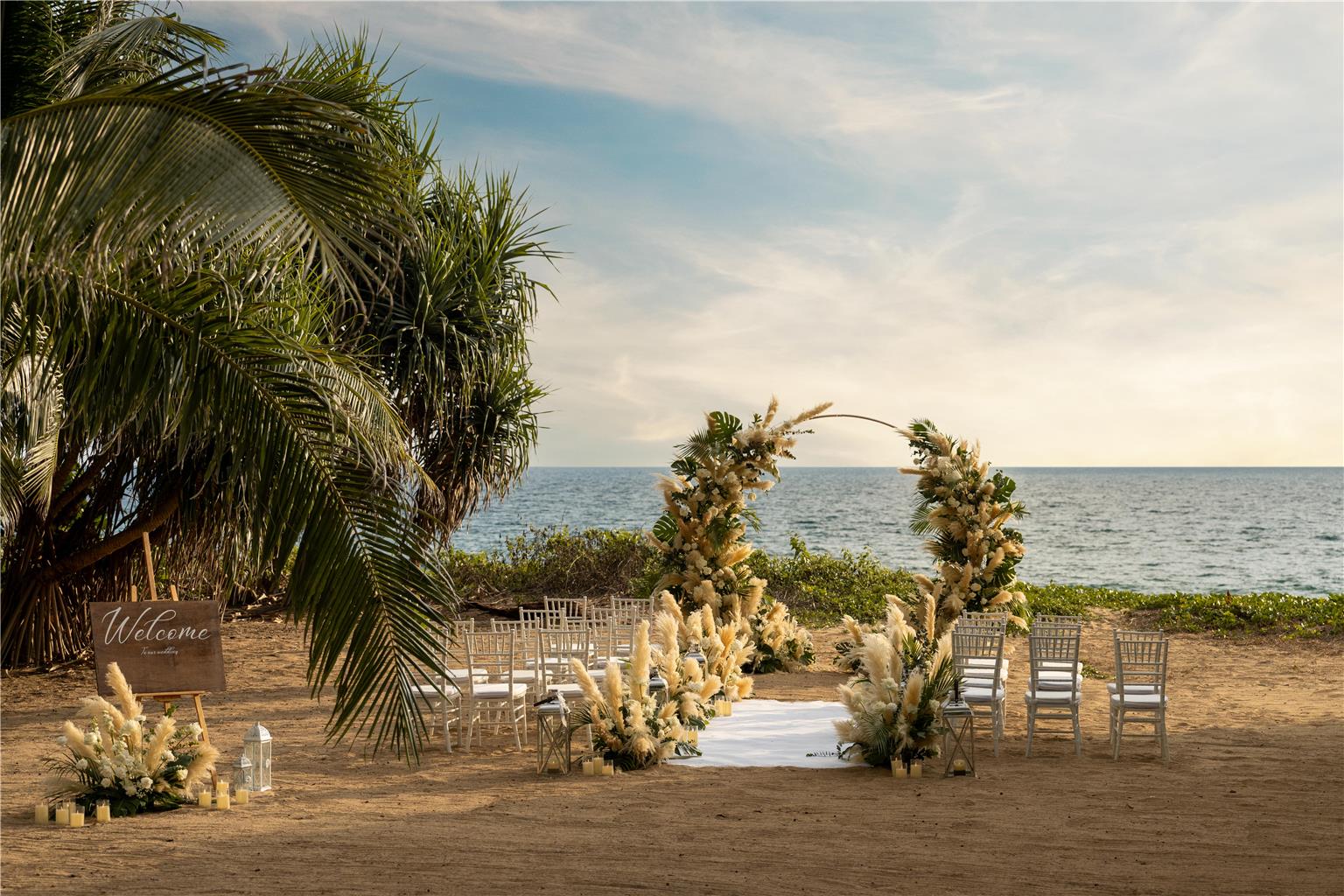 Radisson Blu Resort, Phuket Mai Khao Beach