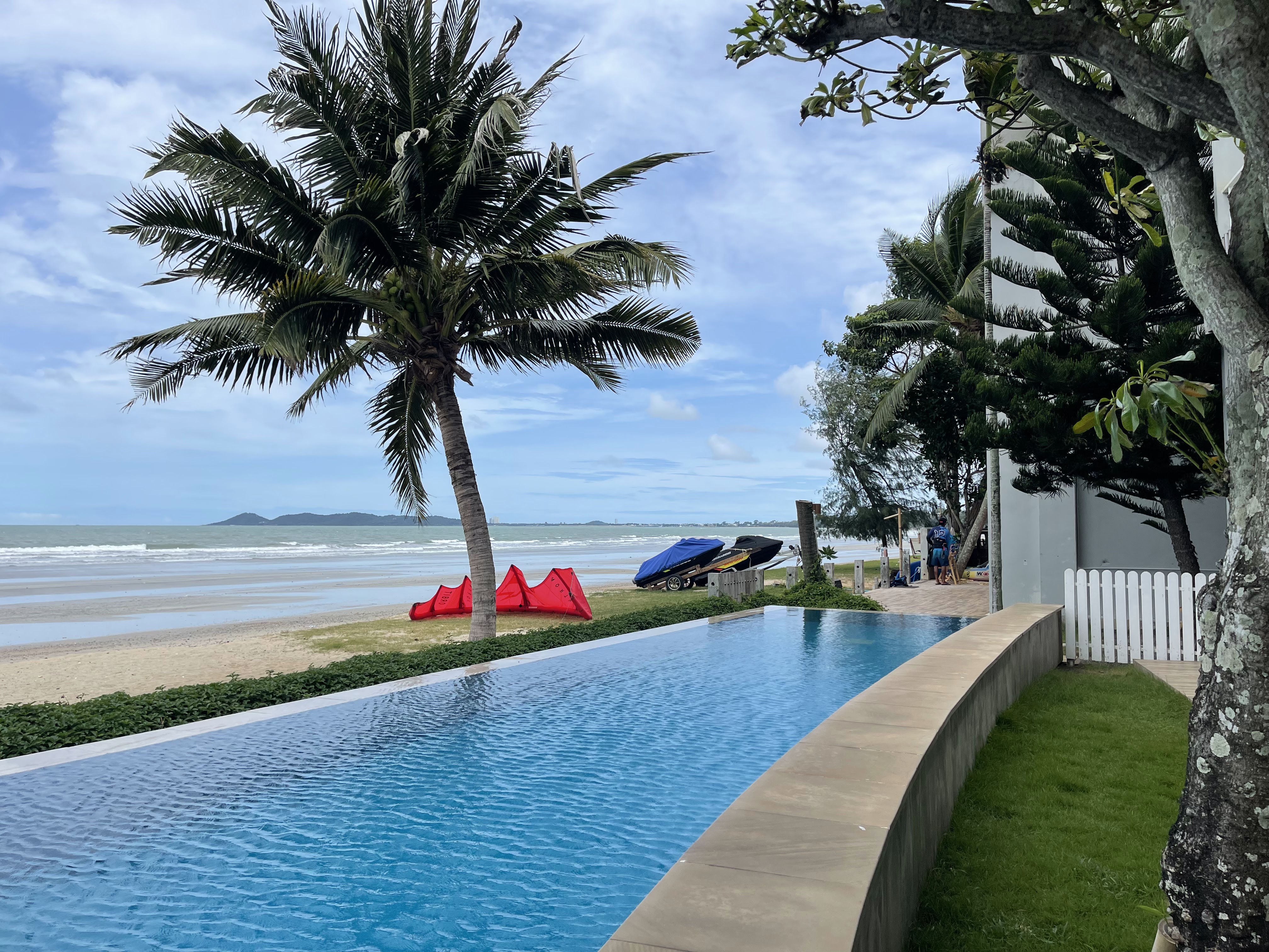 Bari Lamai Resort