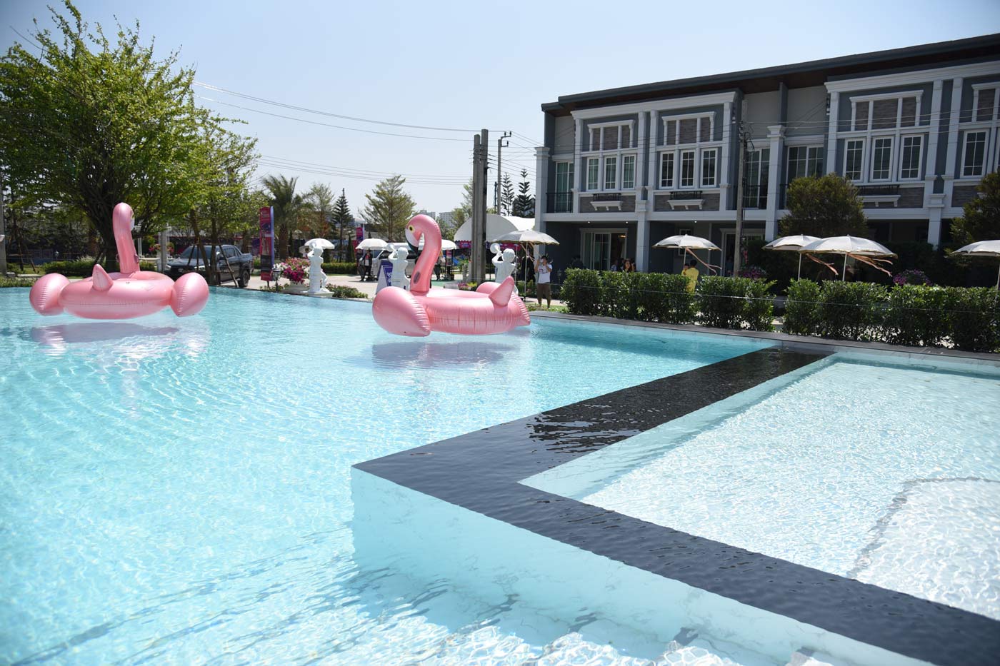 Golden Town Sukhumvit-Bearing Station