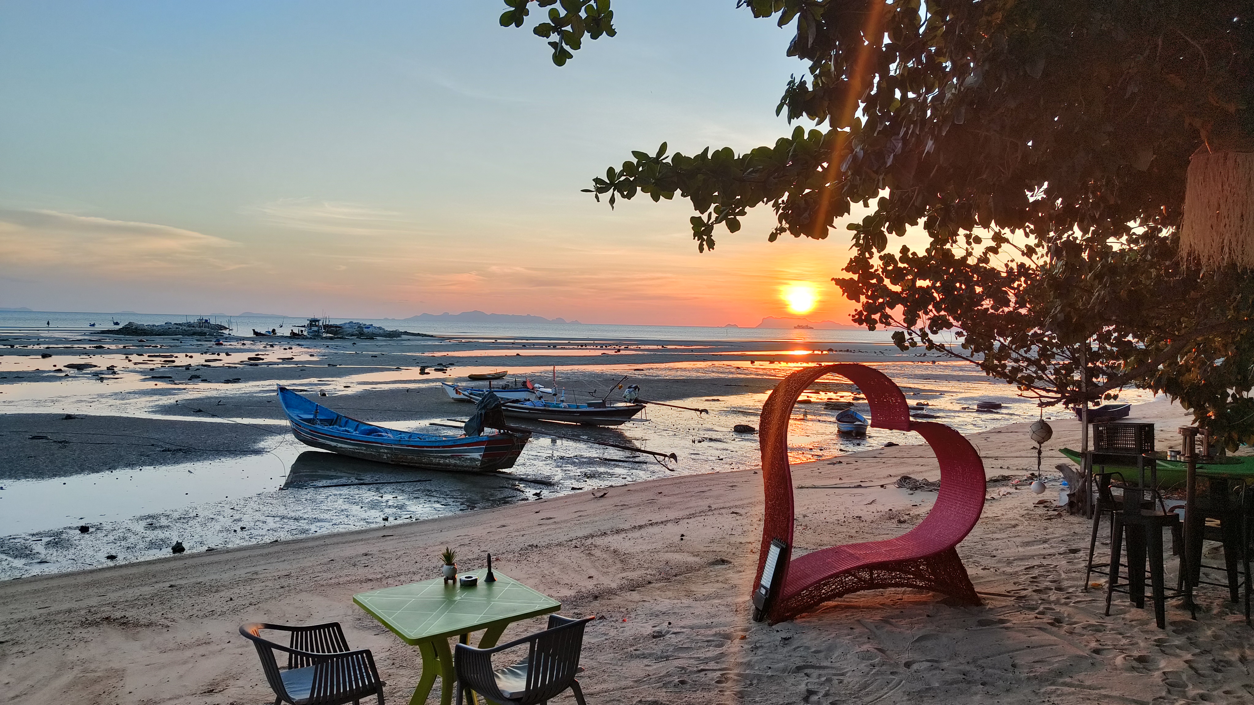 Aromi diversi Italian Restaurant Pizzeria And Beach Bar