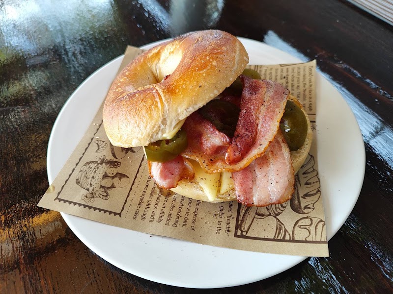 MonAmi Café