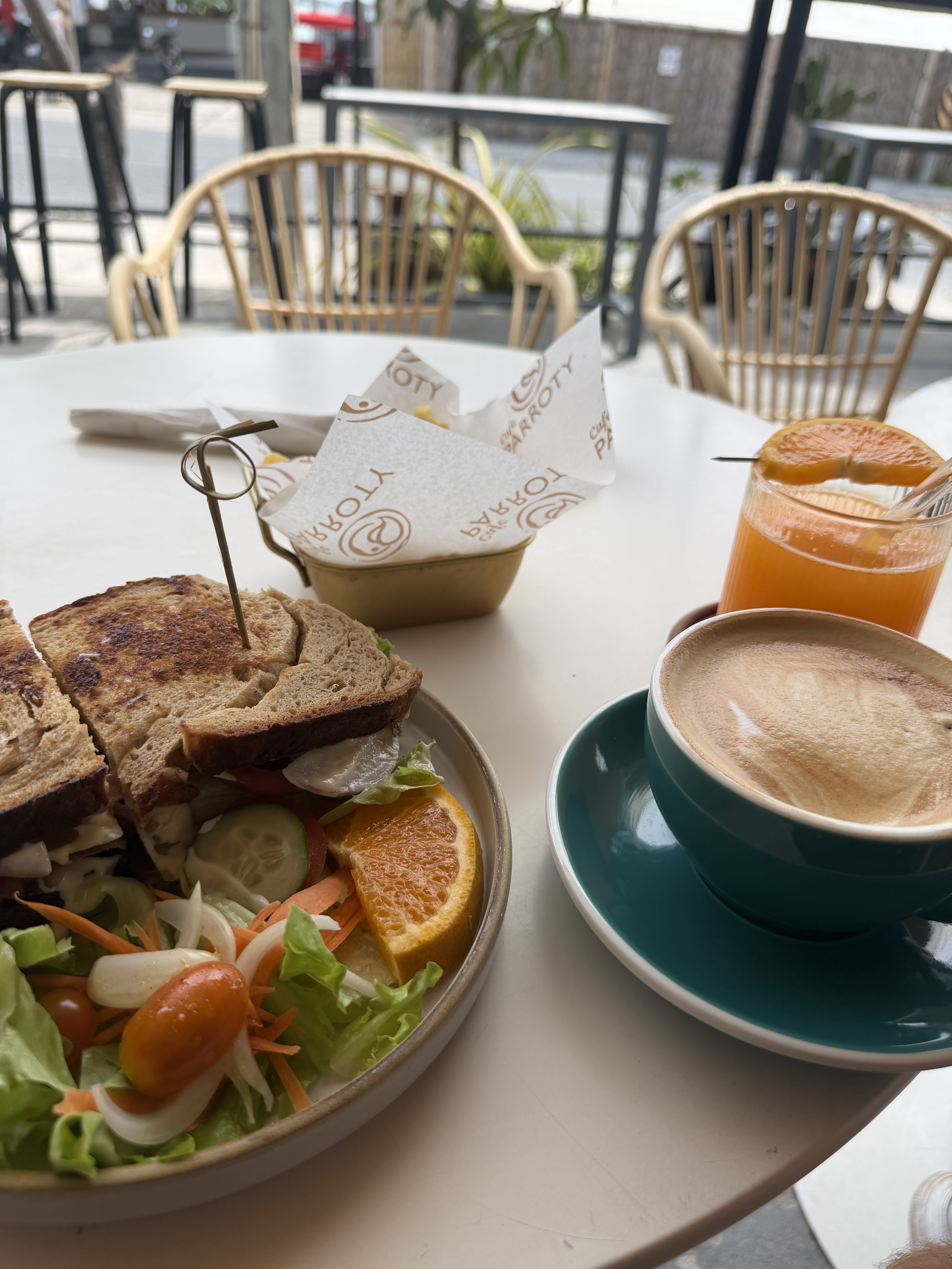 Parroty Cafe (Bang Rak)