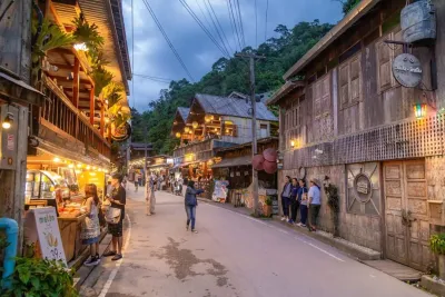 Mae Kampong Village