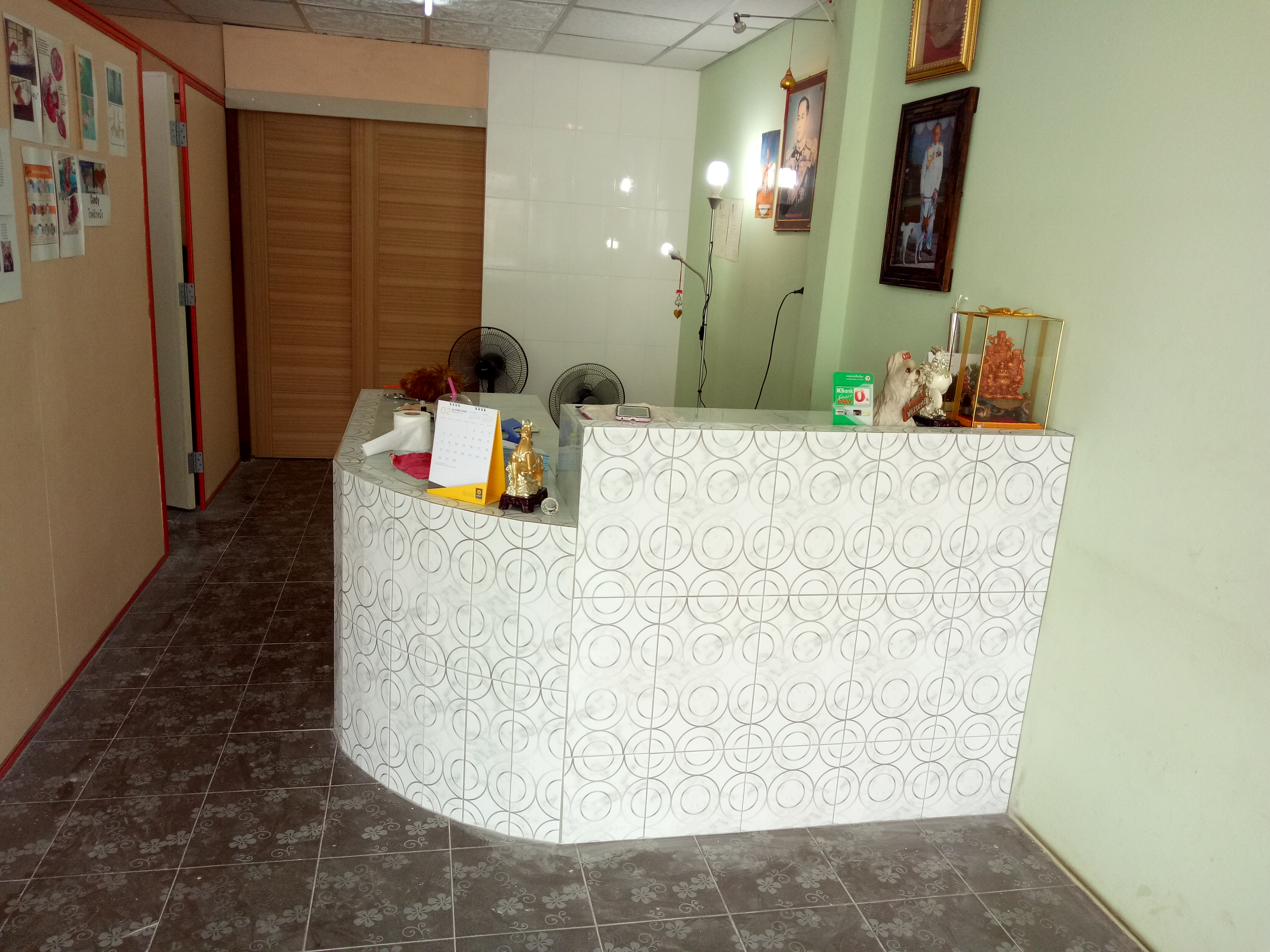 Ashi Animal Hospital (+Dog and cat grooming baths are also available)