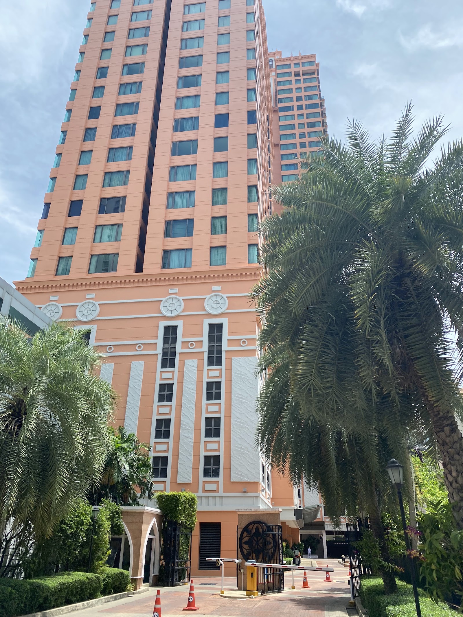 Aguston Sukhumvit 22