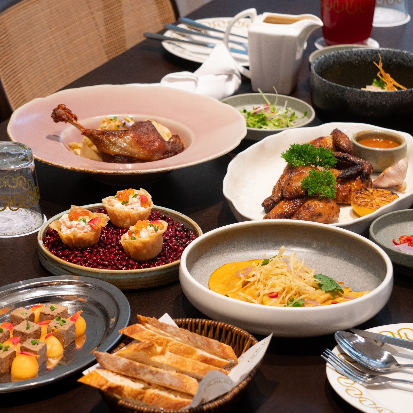 HNINN - CONTEMPORARY BRUNCH & DINING