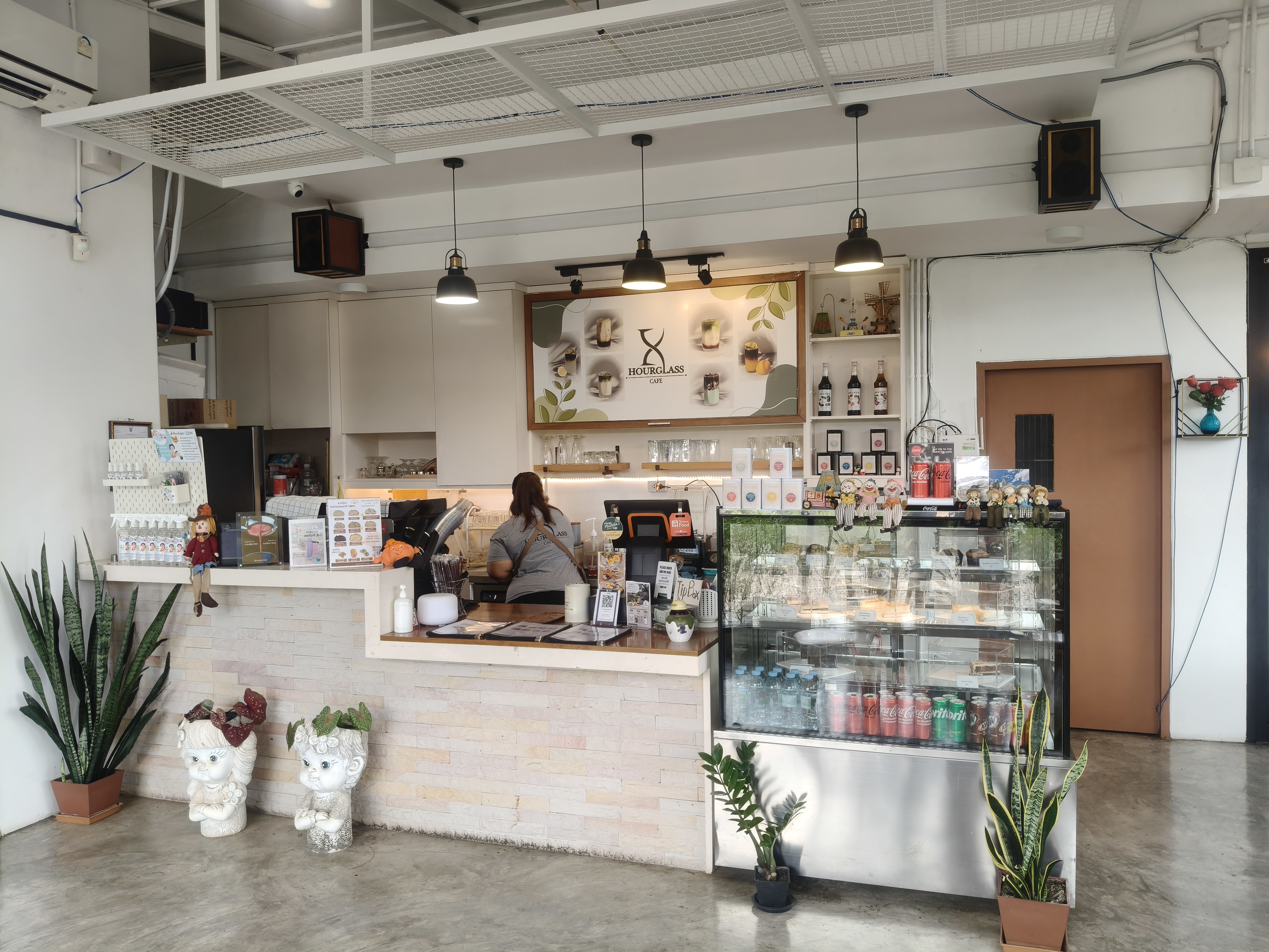 Hourglass cafe