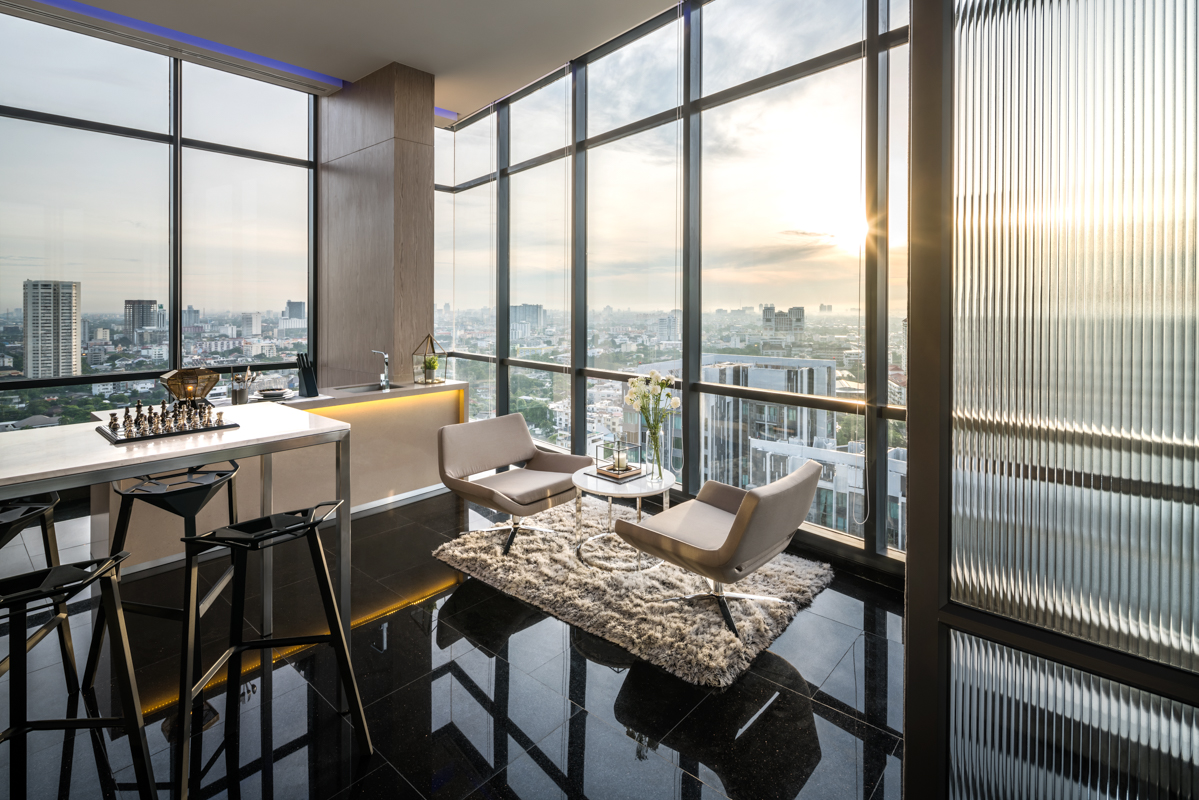 M Thonglor 10