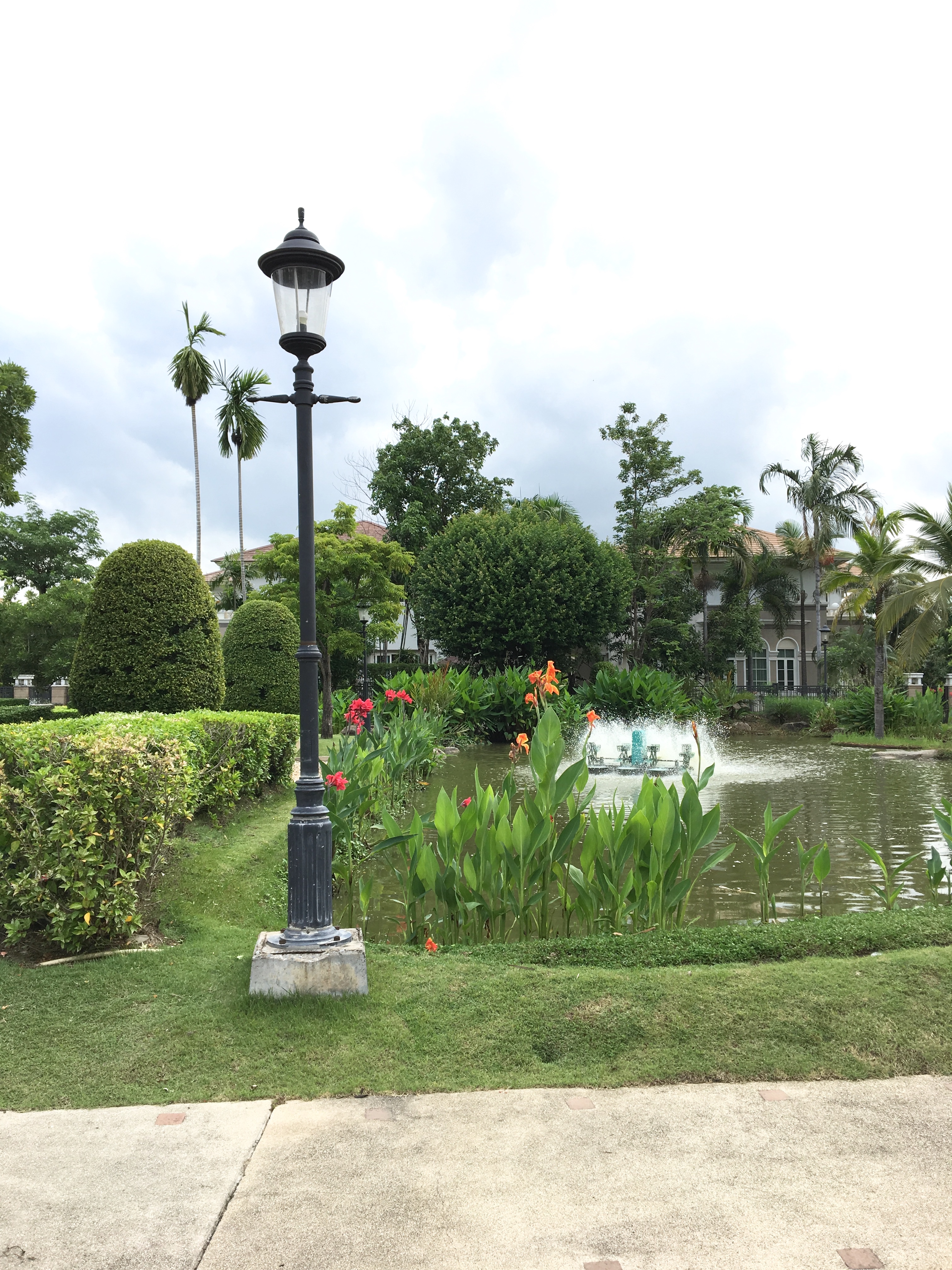 Nantawan Pinklao-Sathorn