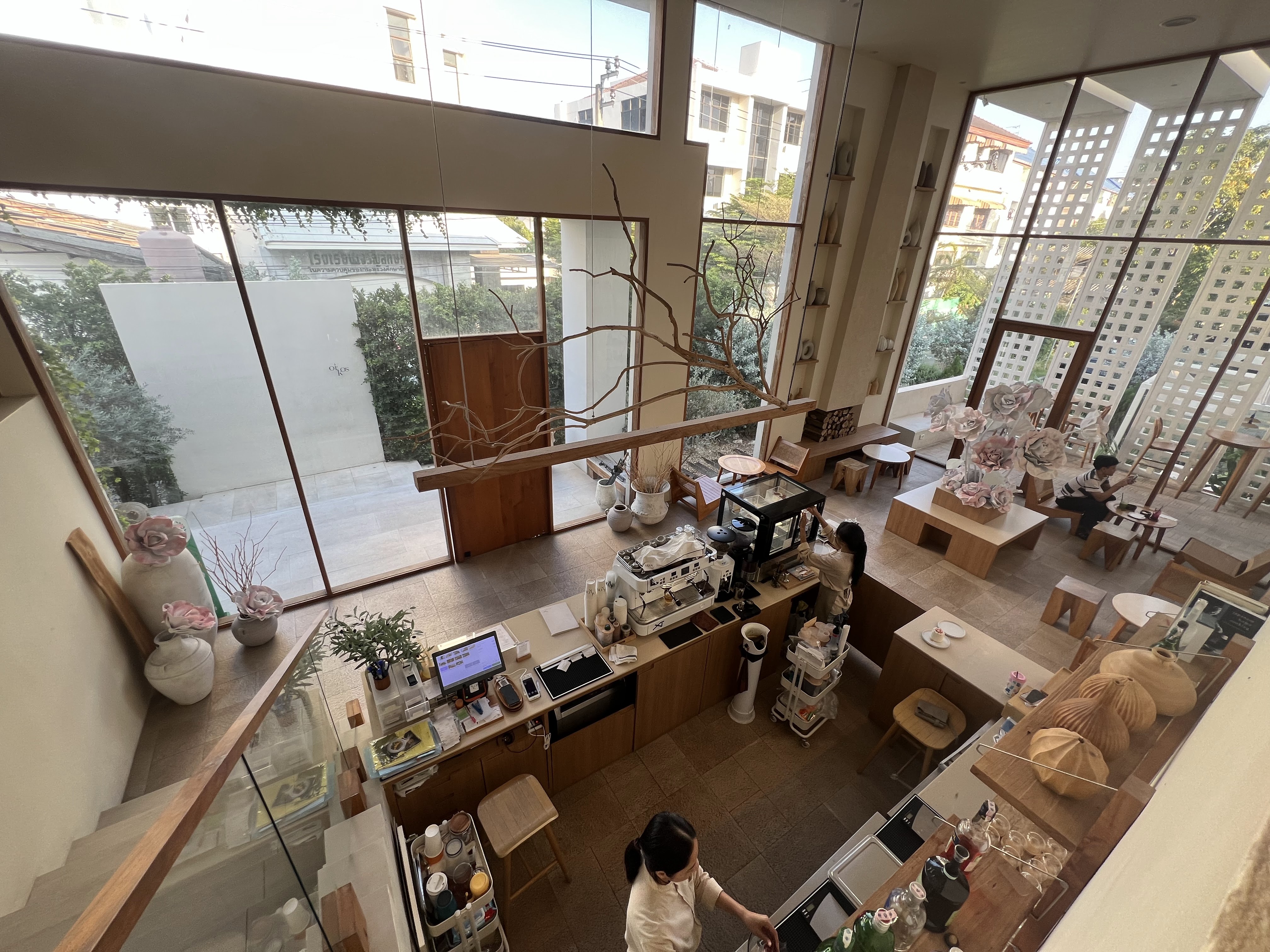 OIKOS Cafe & Restaurant