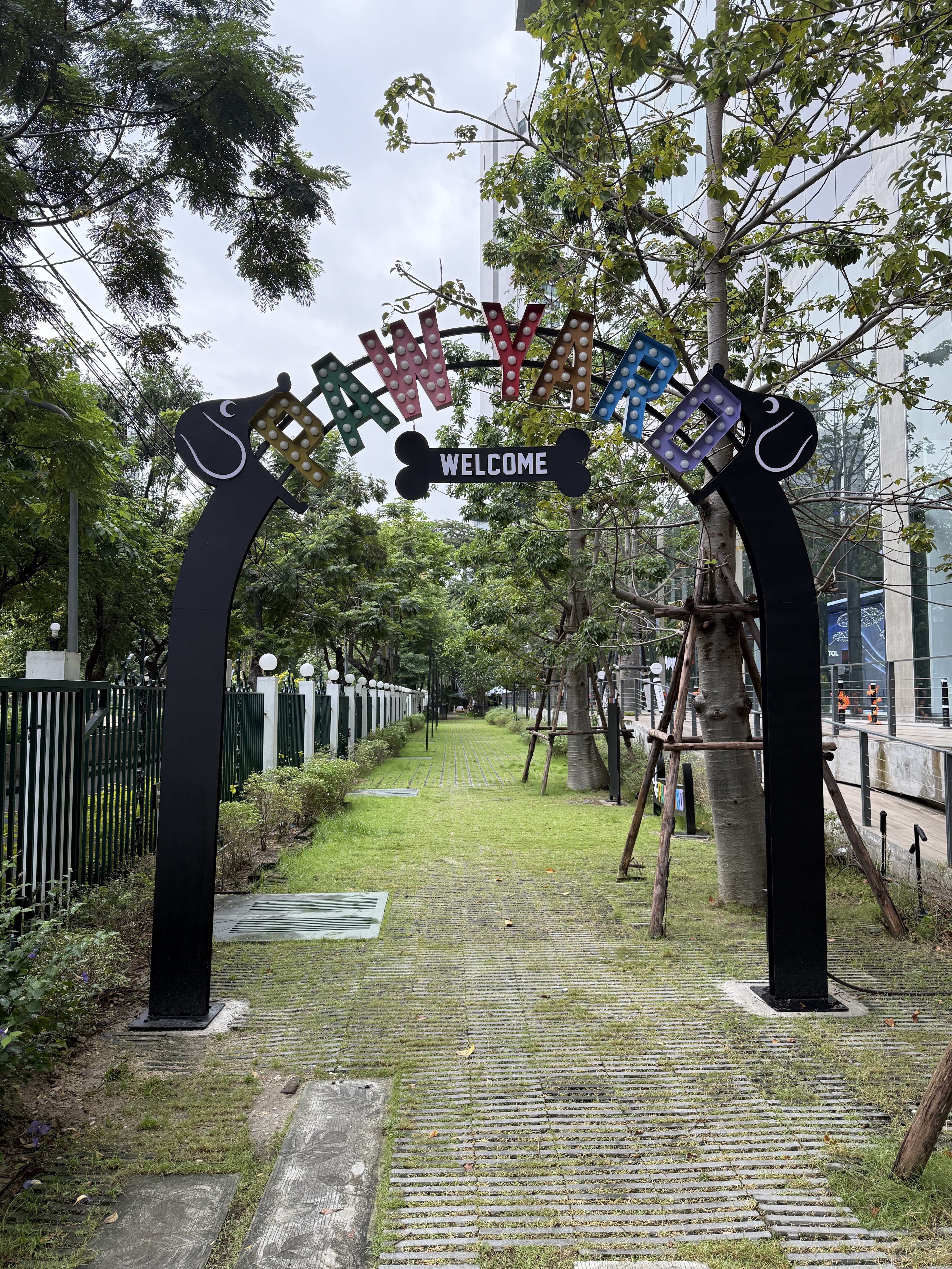 PAWYARD at EM DISTRICT