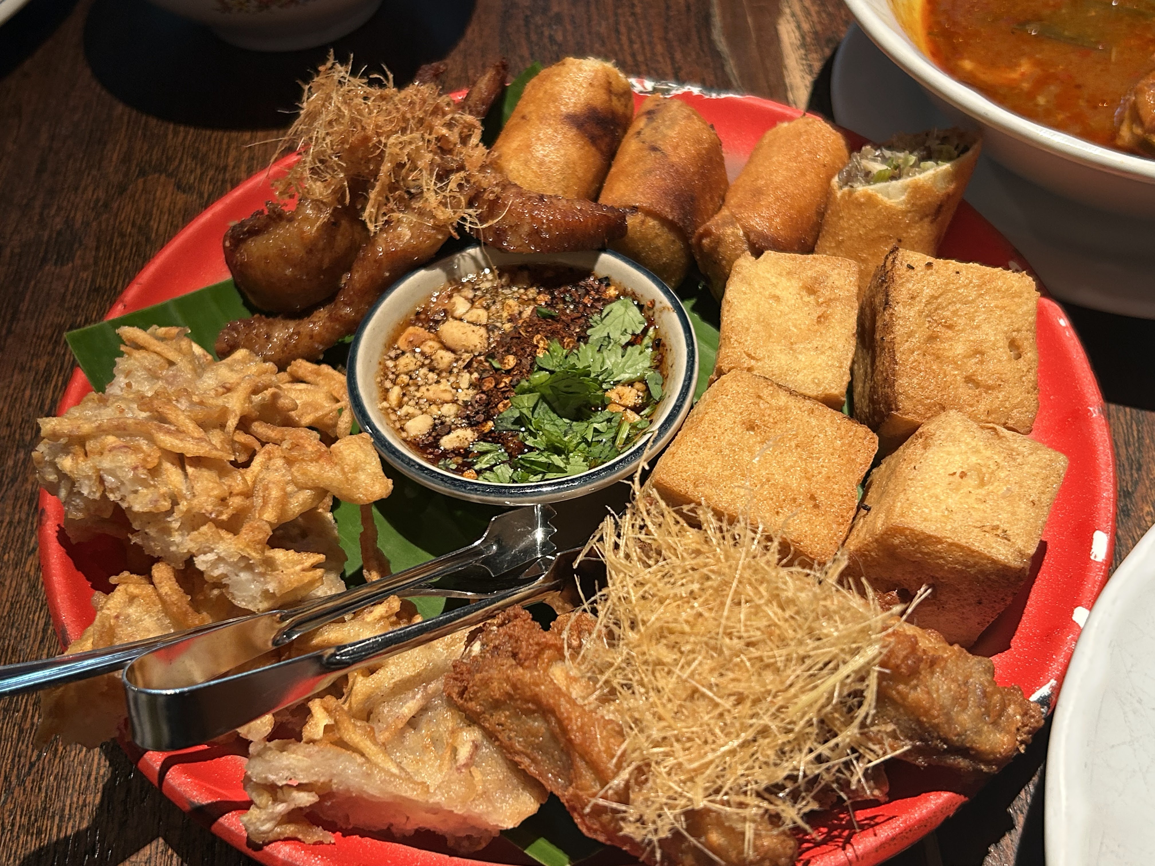 Sri Trat Restaurant and Bar