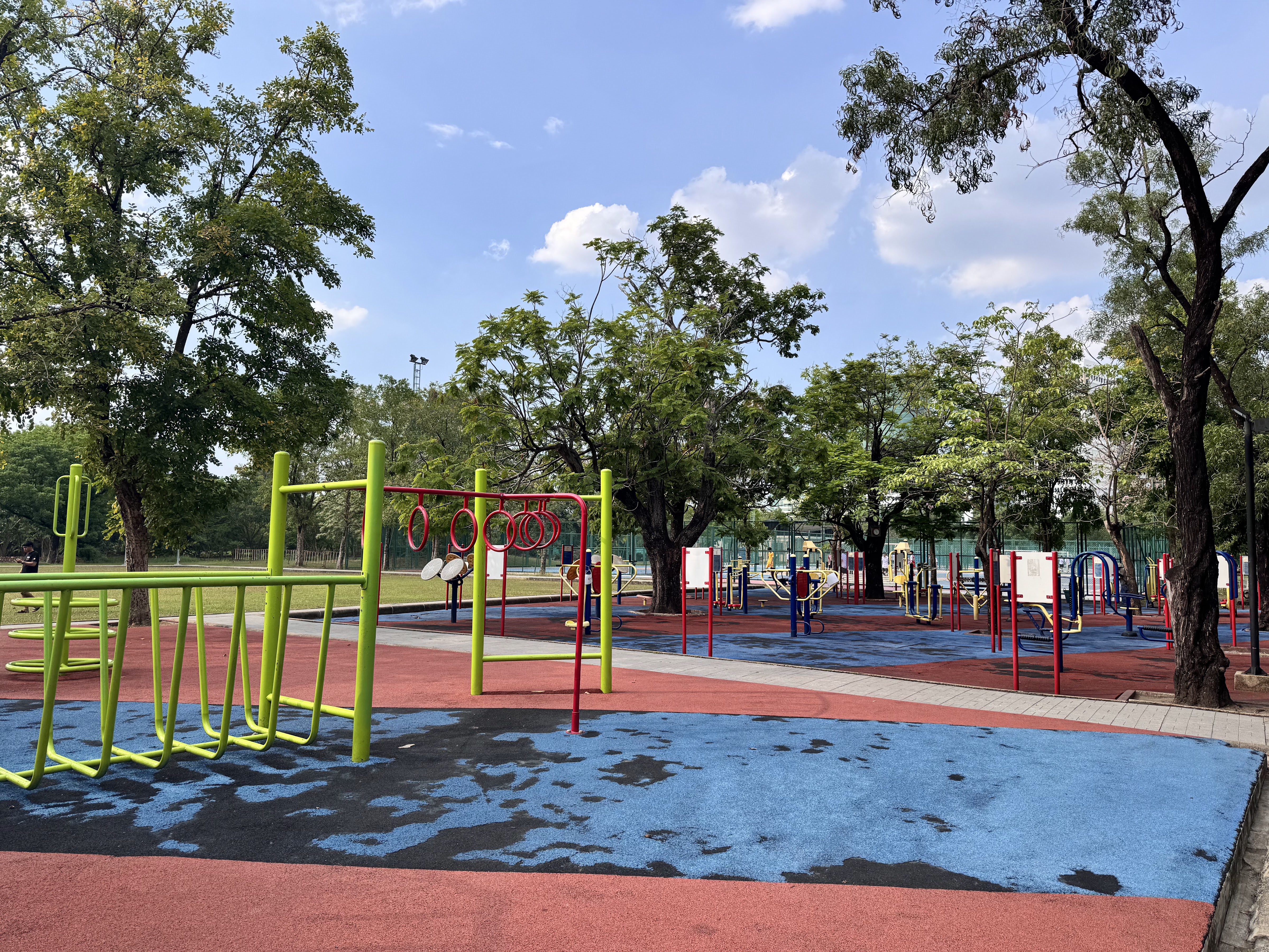 Wachirabenchathat Park (State Railway Park)