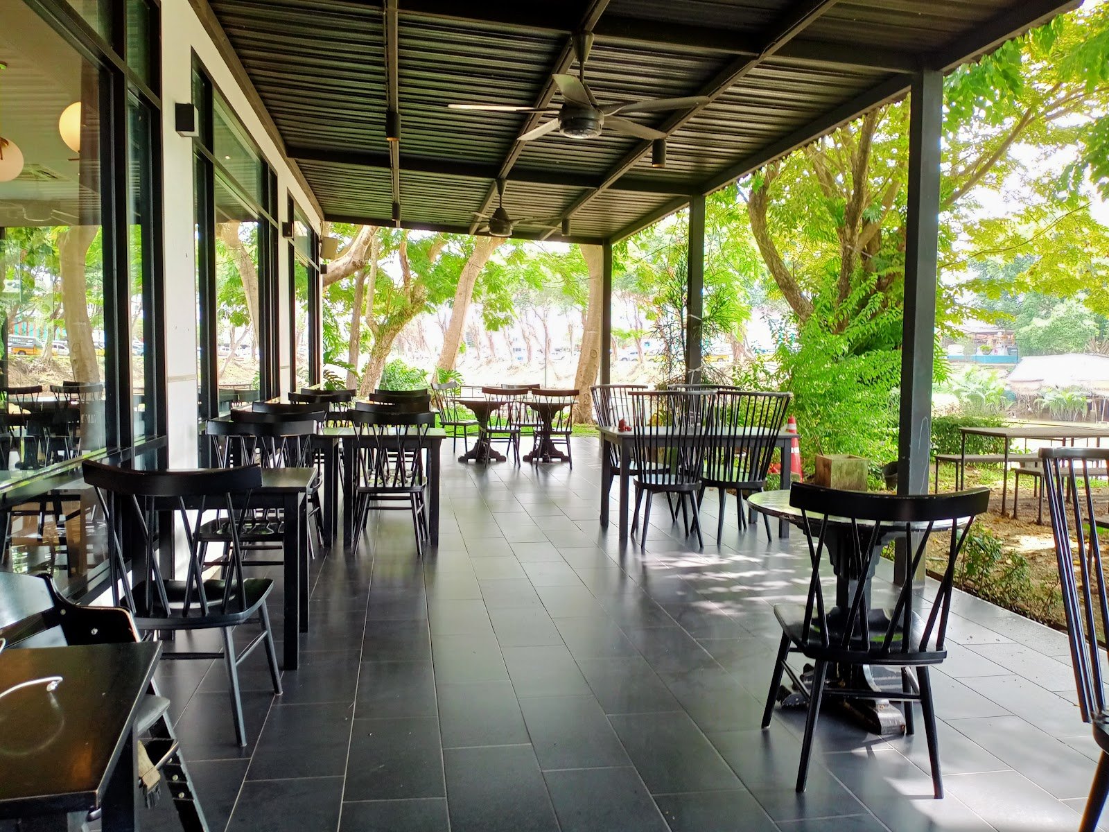 Mililin Cafe & Eatery