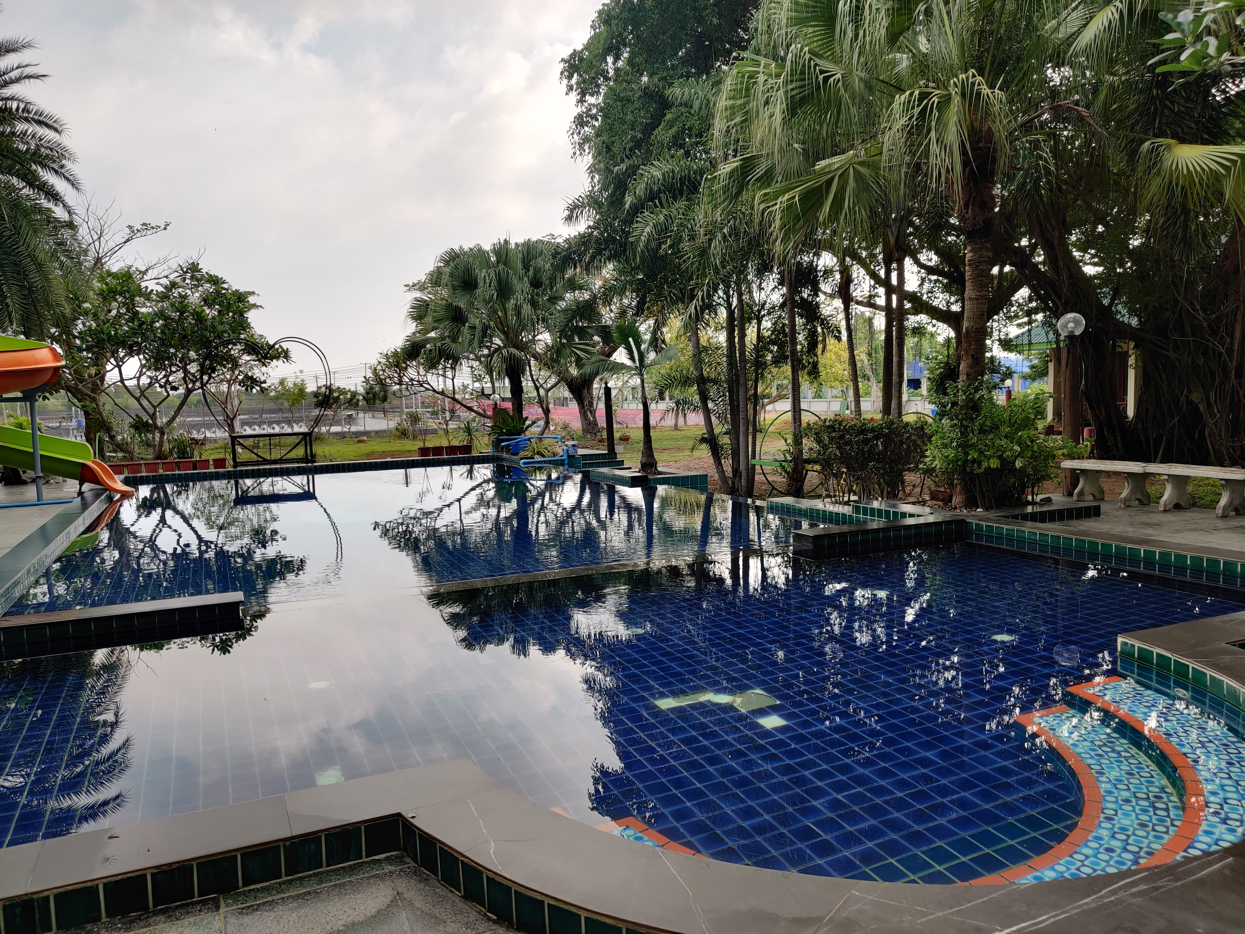 Sriphairin Resort