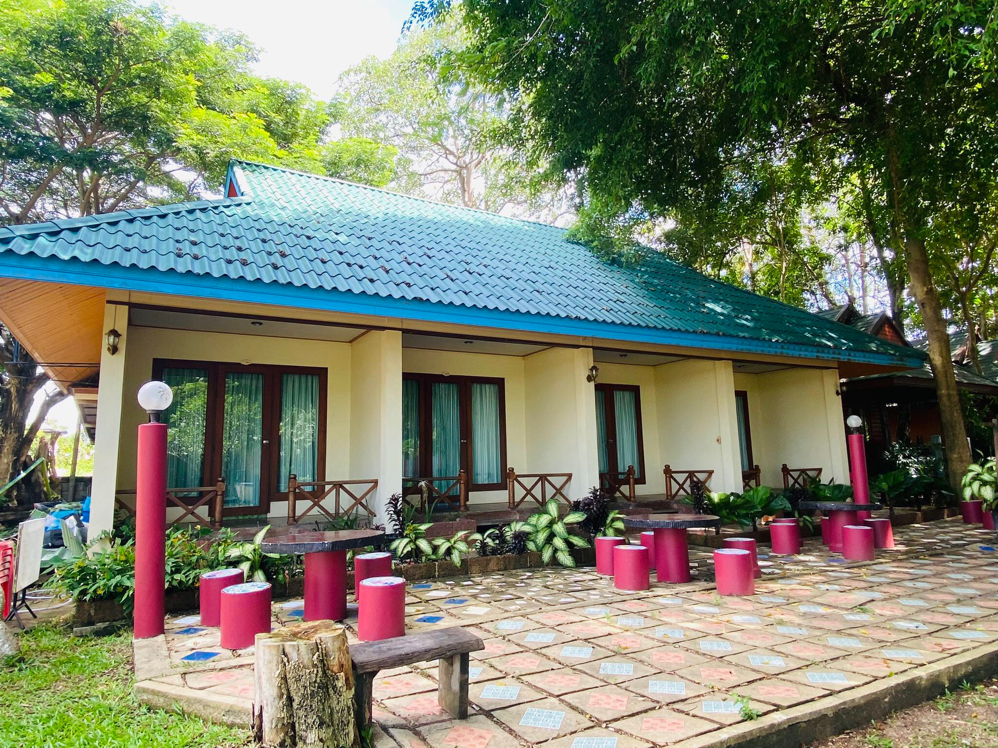 Sriphairin Resort
