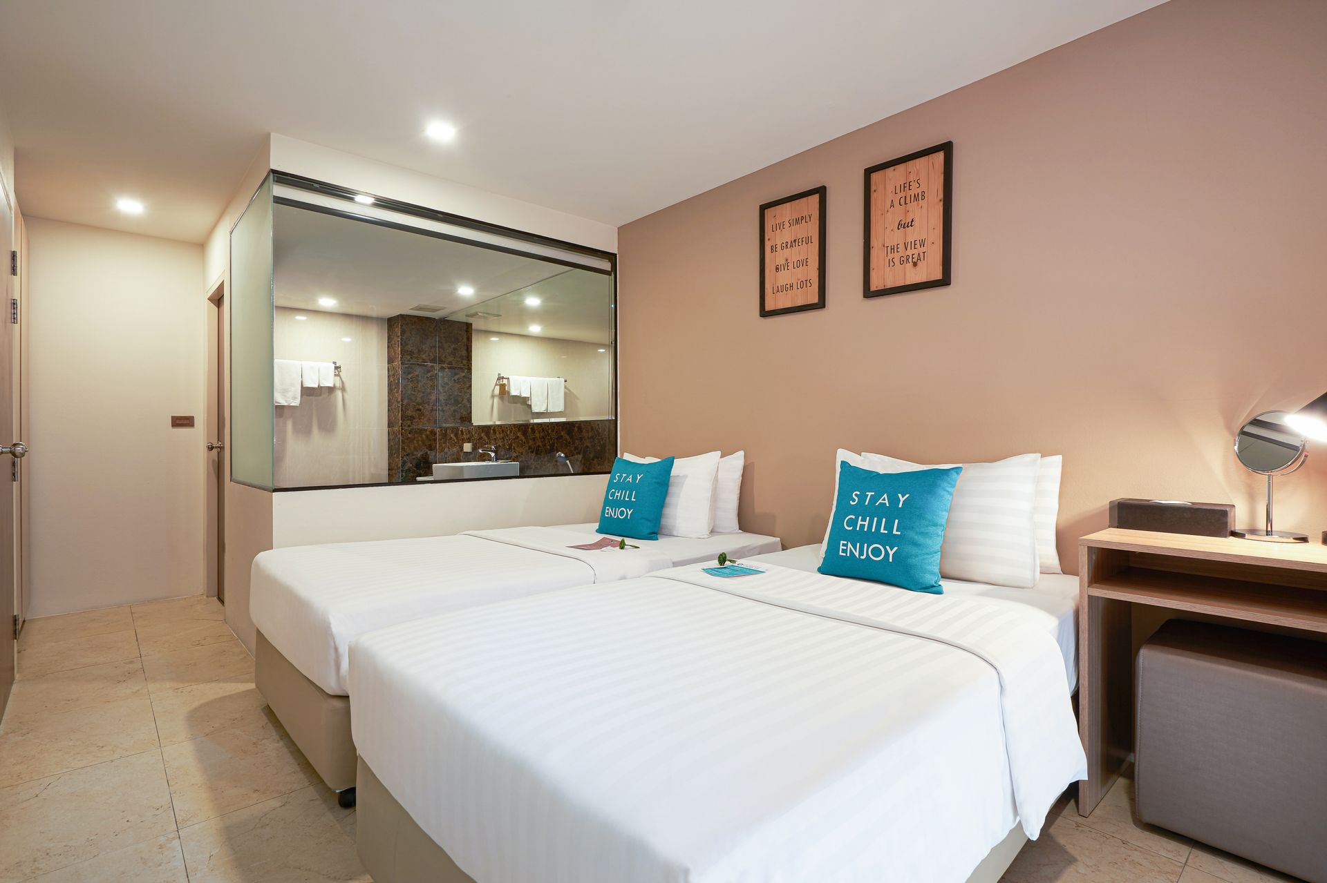 Cross Vibe Chiang Mai Decem Hotel