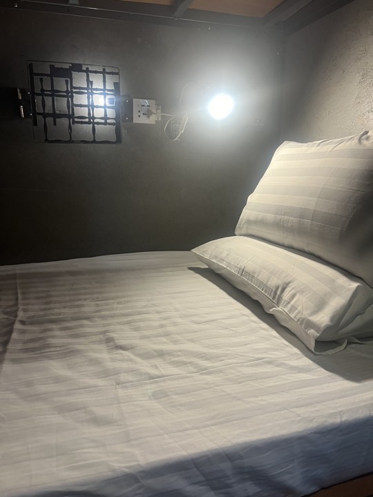 Eachother Hostel & Café