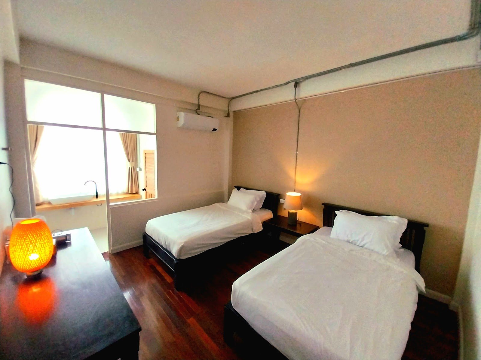 To The Moon Guesthouse