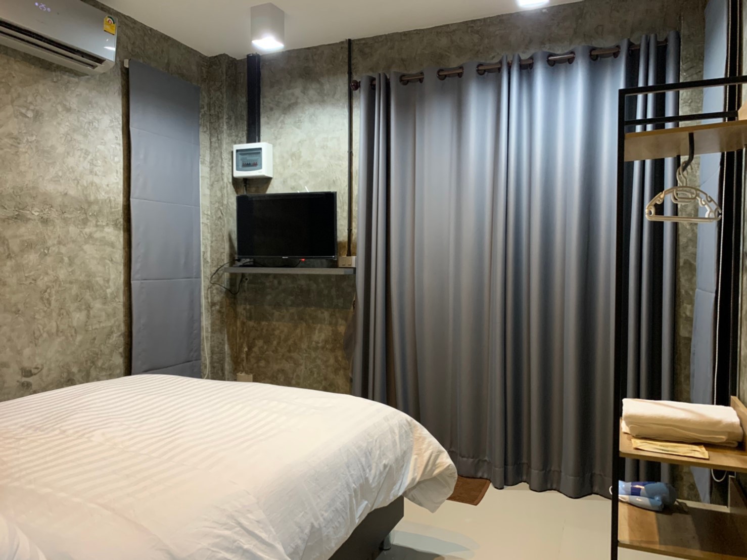 Bee Rest Residence