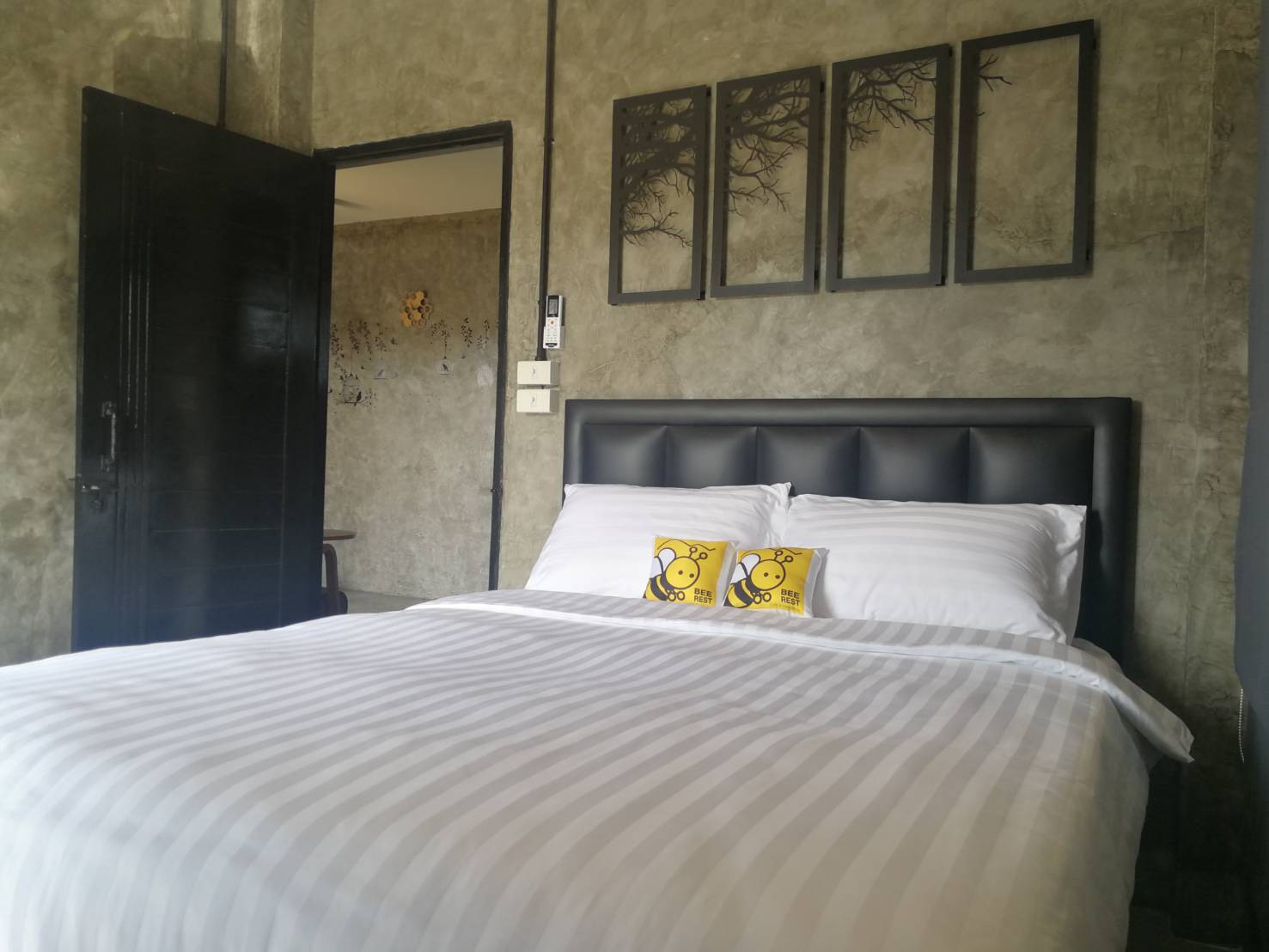 Bee Rest Residence
