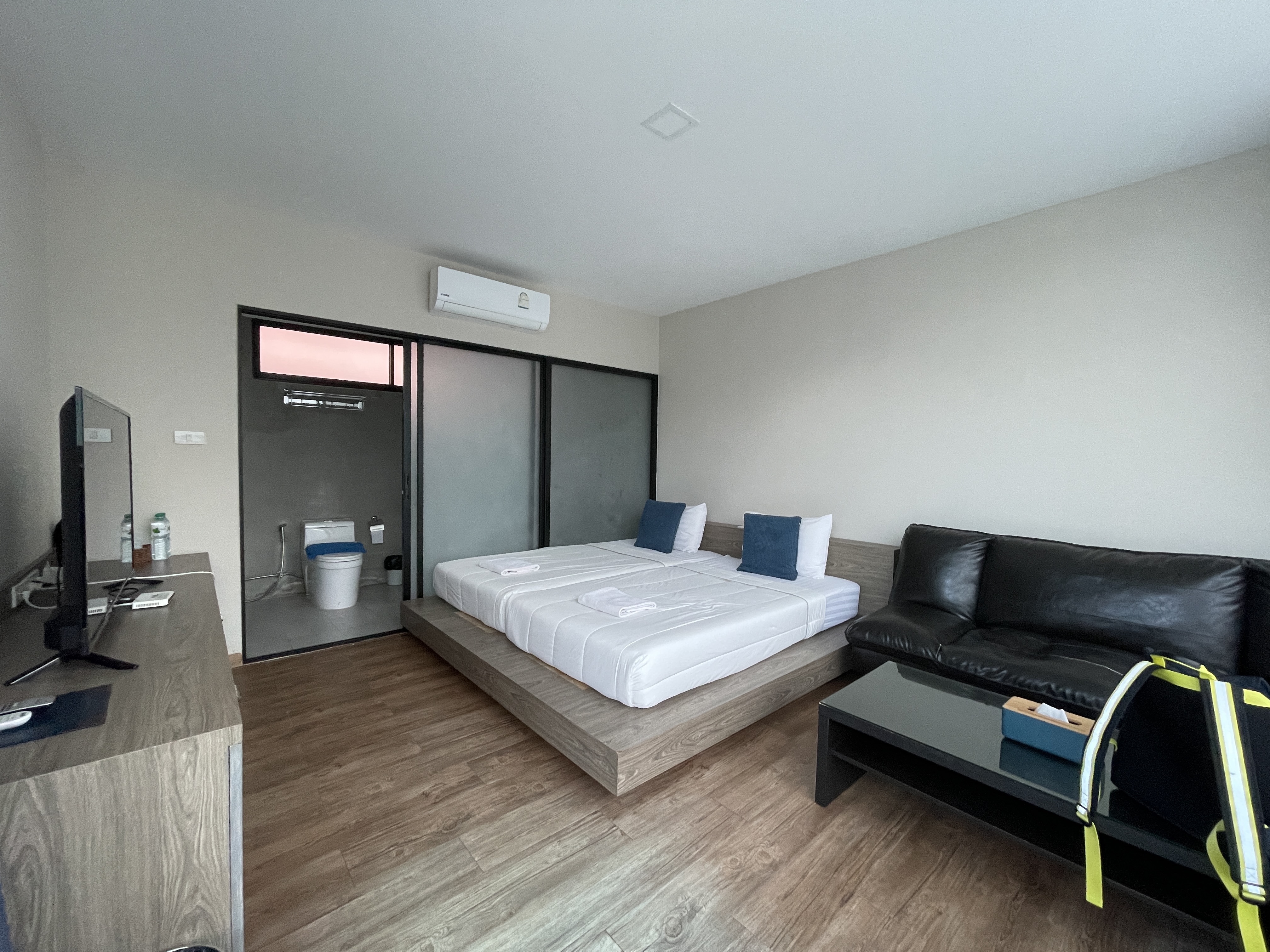 Atside Pool Villa (13 Rooms)